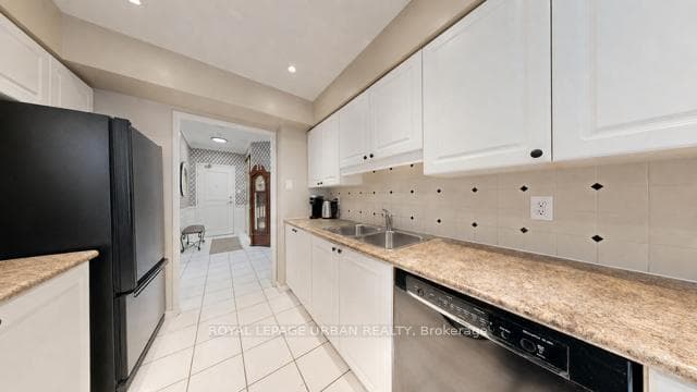 11 Townsgate Drive Unit 110 photo 17