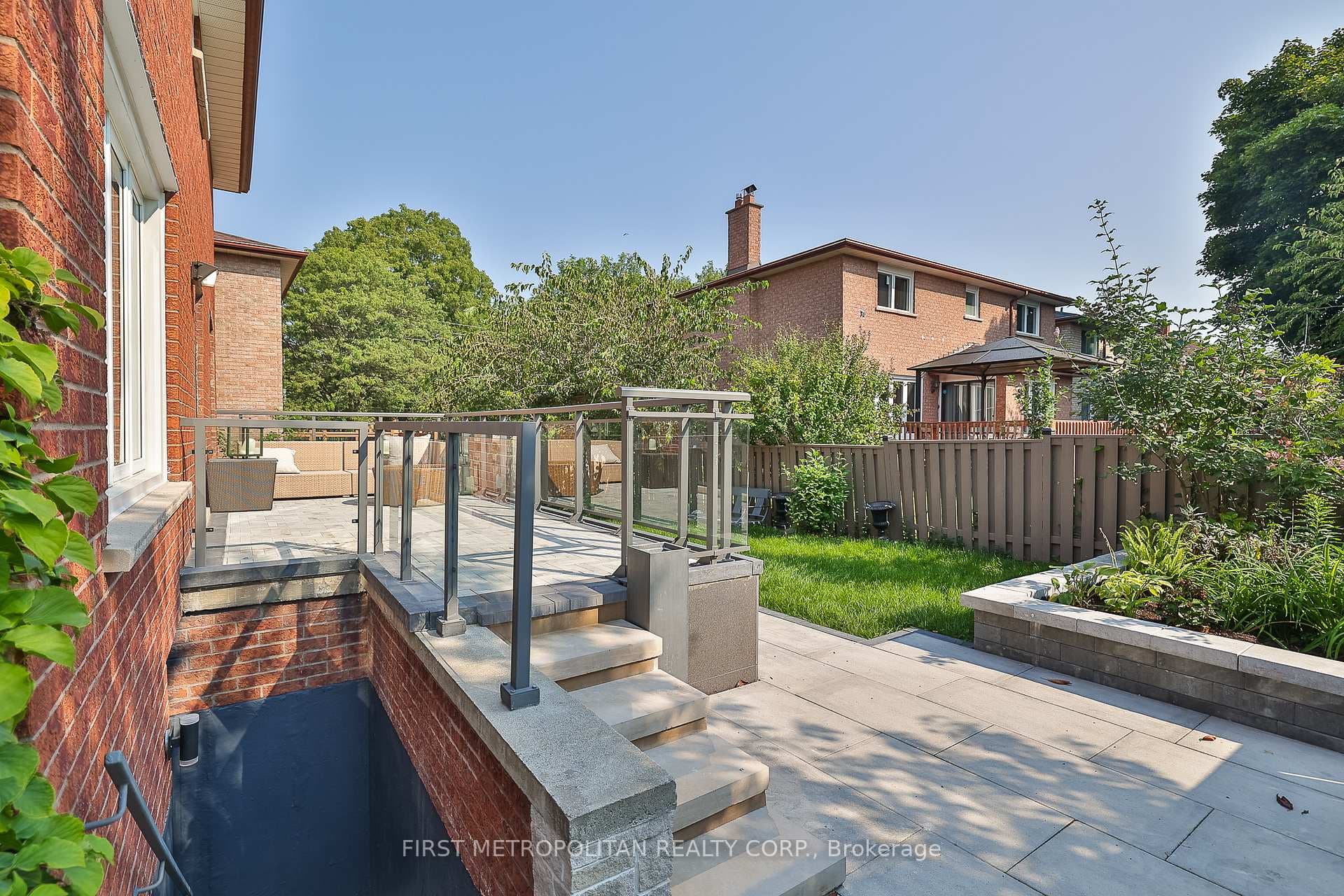 395 Morrish Road photo 20