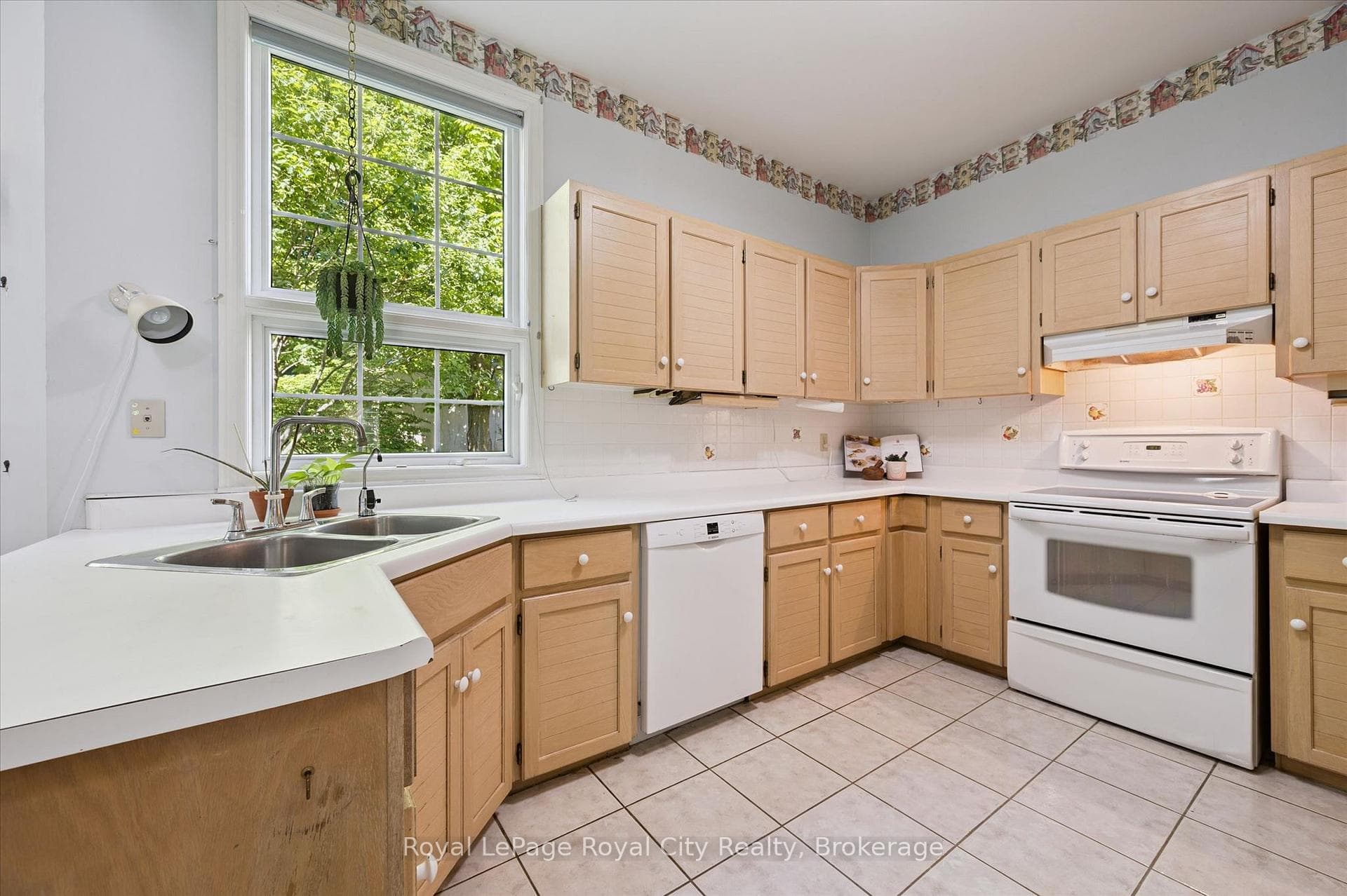 539 Harvey Street photo 11