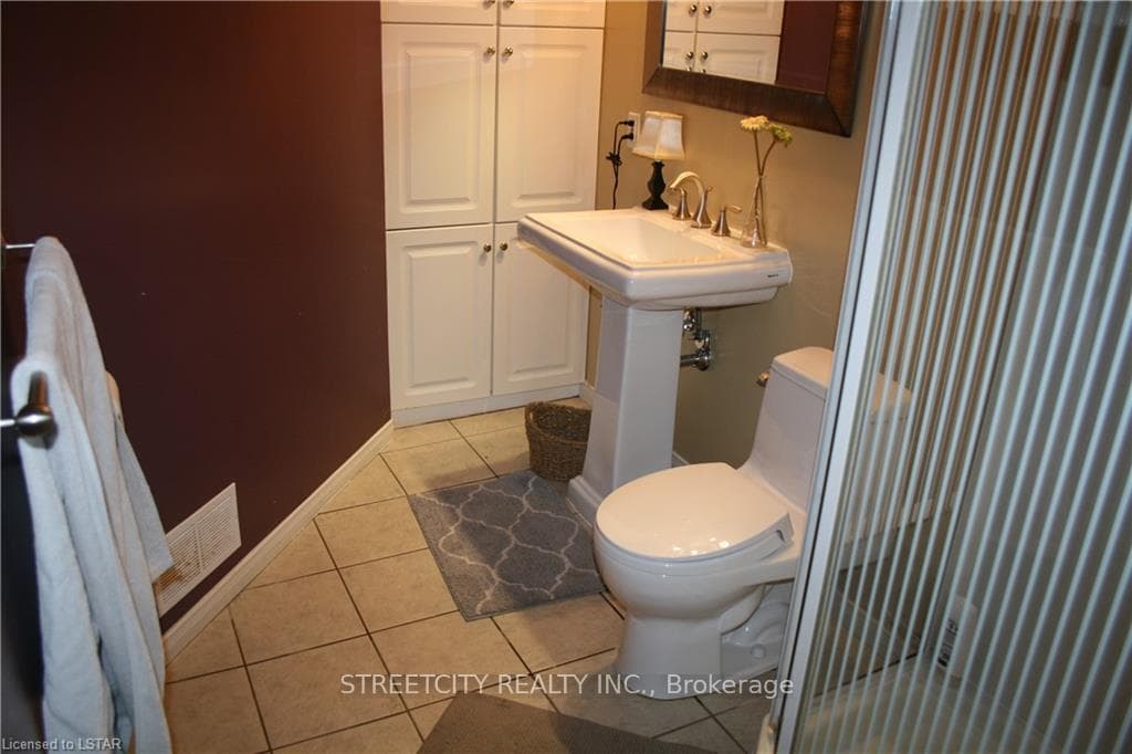 15 Cowan Avenue photo 21
