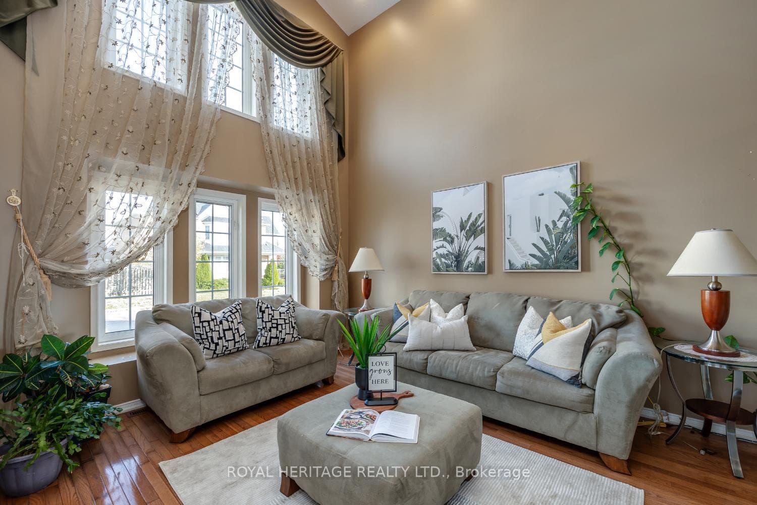 1442 Bridgeport Street photo 2
