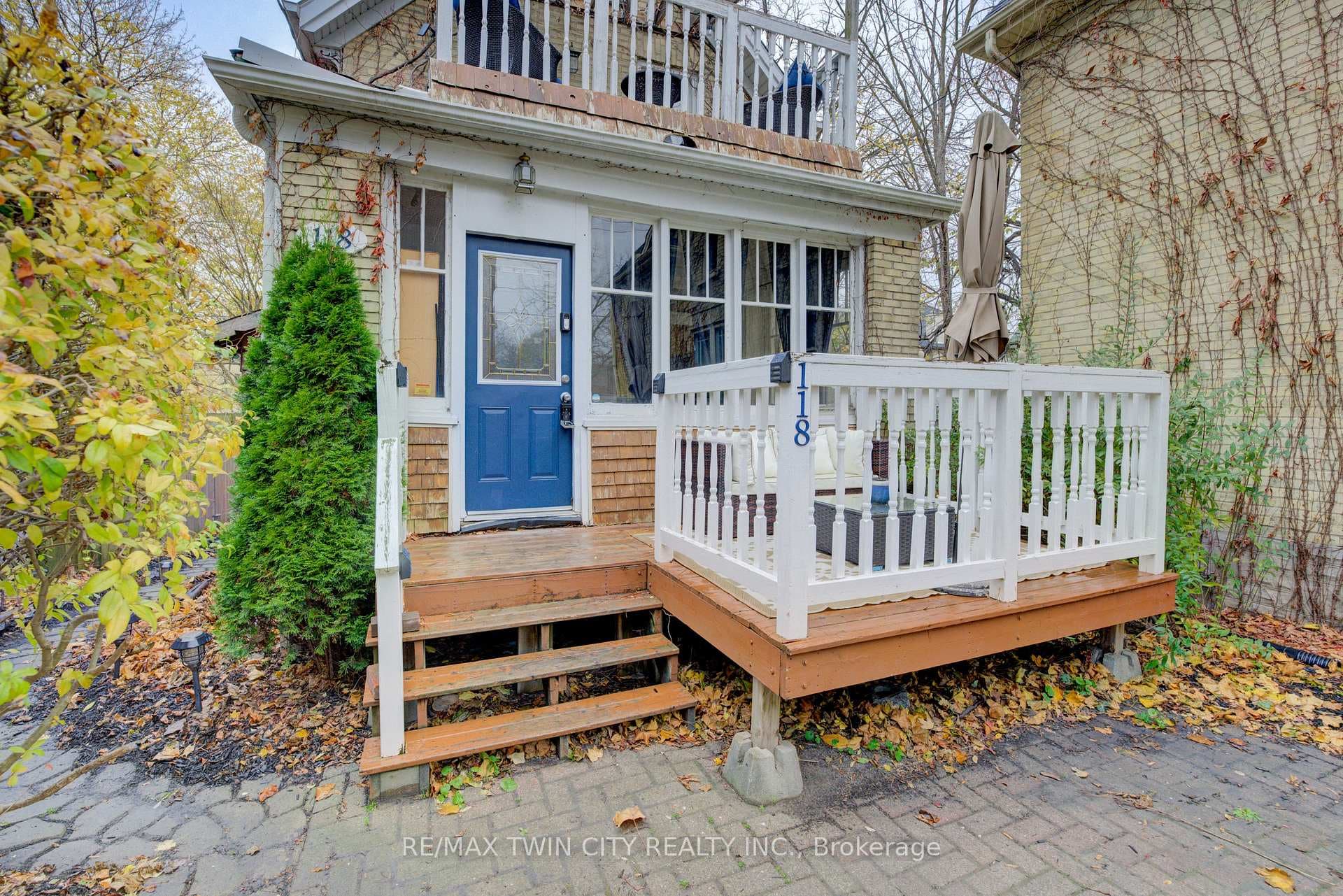 118 College Street photo 2