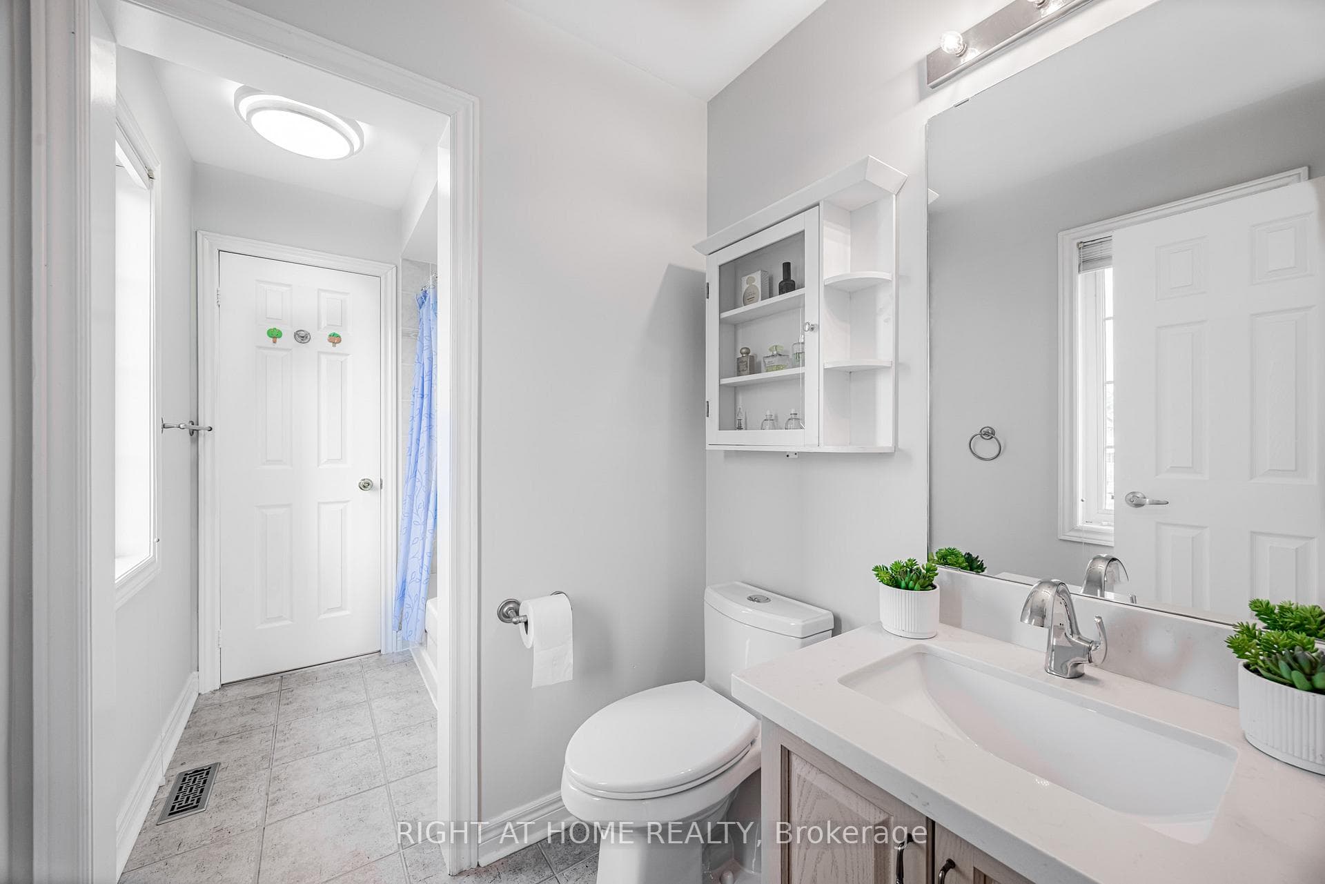 122 Annina Crescent photo 28