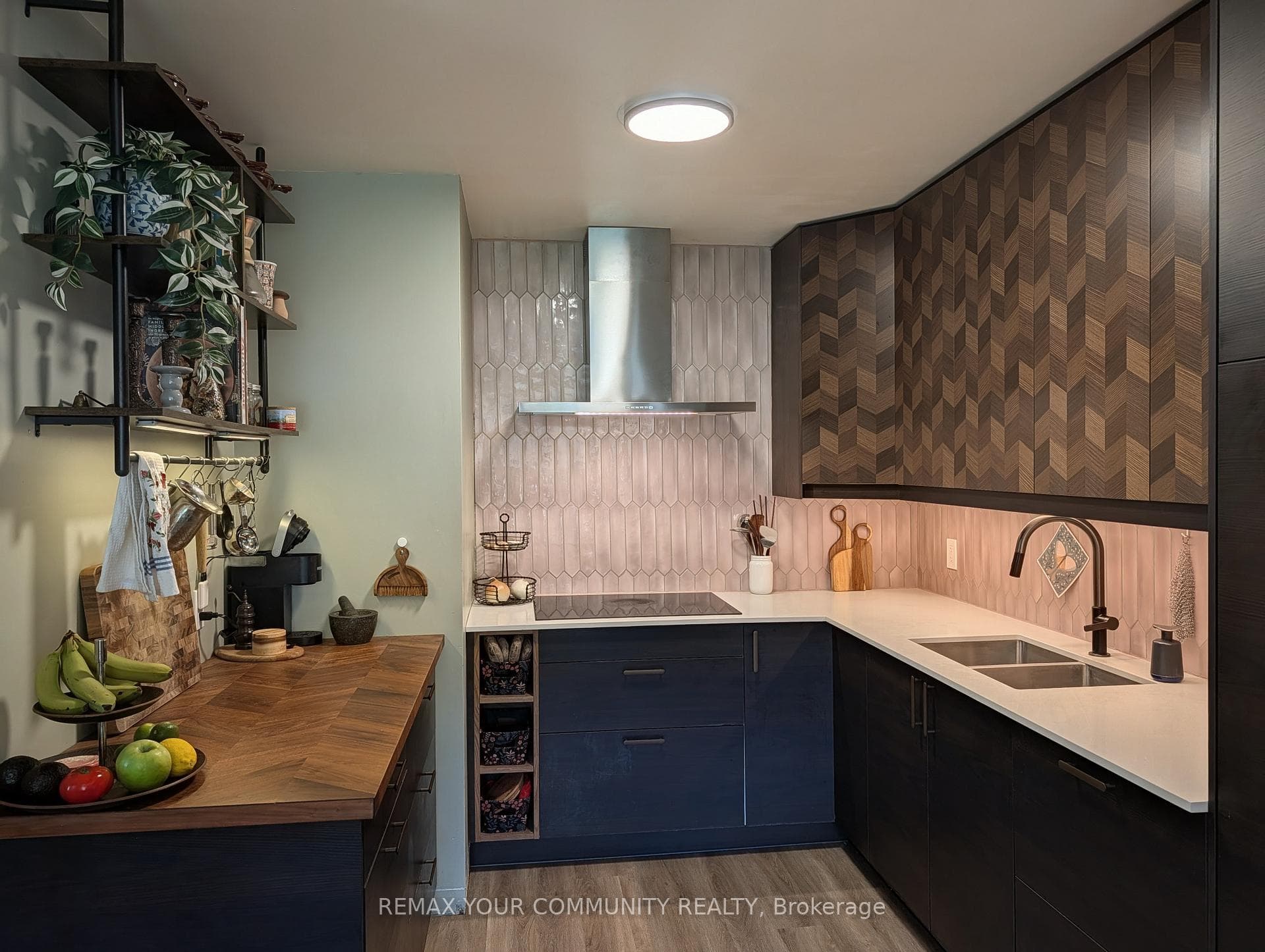 507 Pineview Gardens photo 5