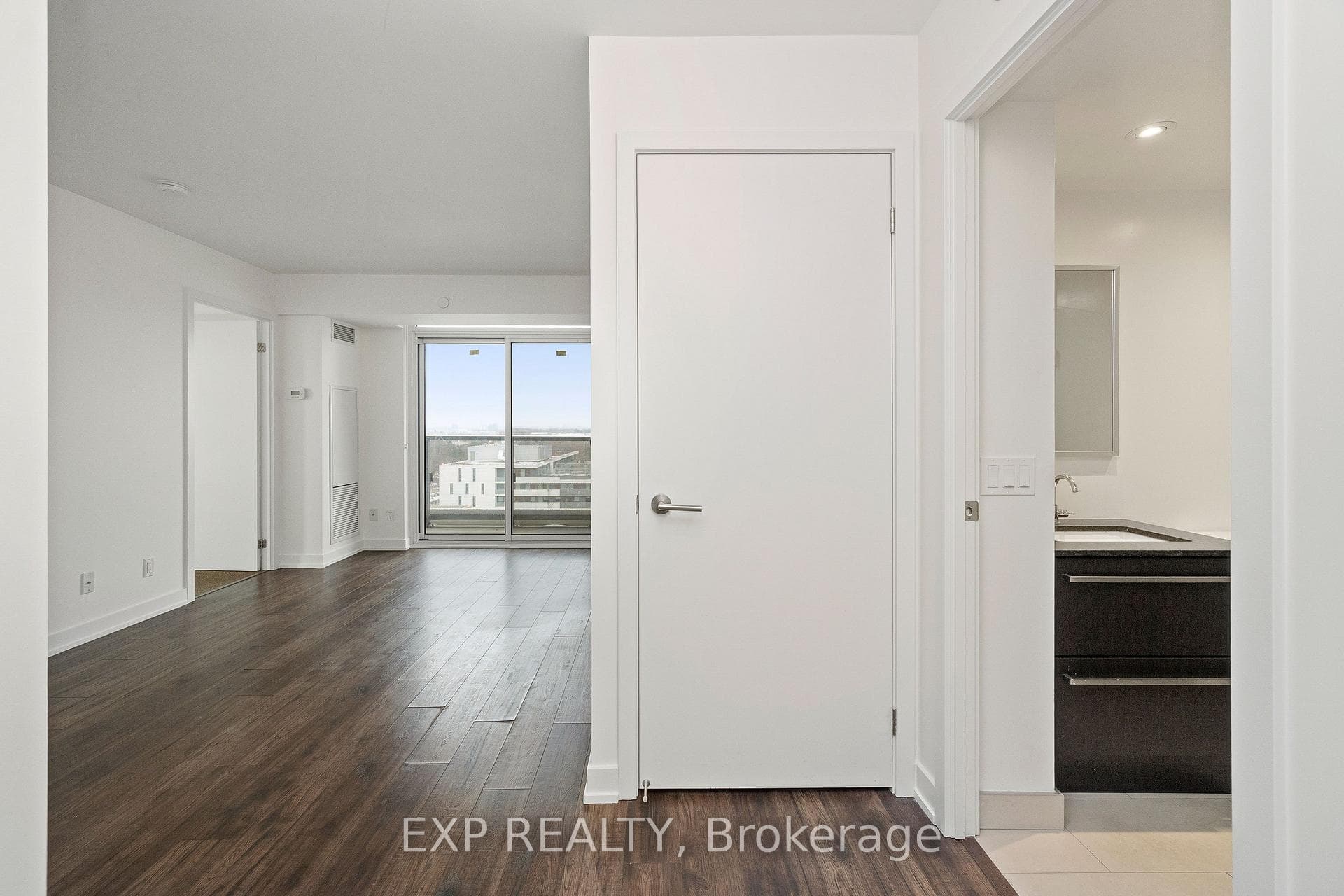 120 Varna Drive Unit 1117 photo 6