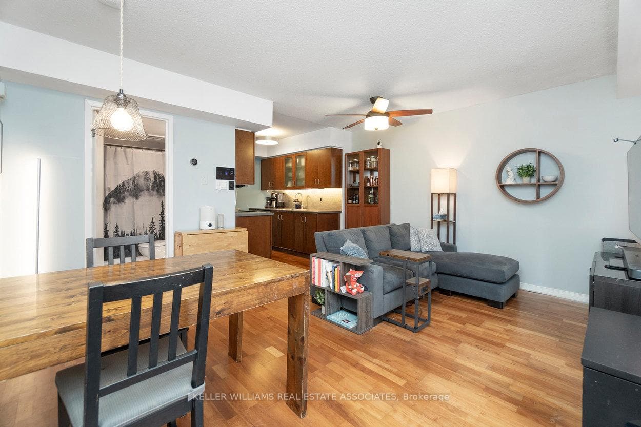 34 Western Battery Road Unit 421 photo 5