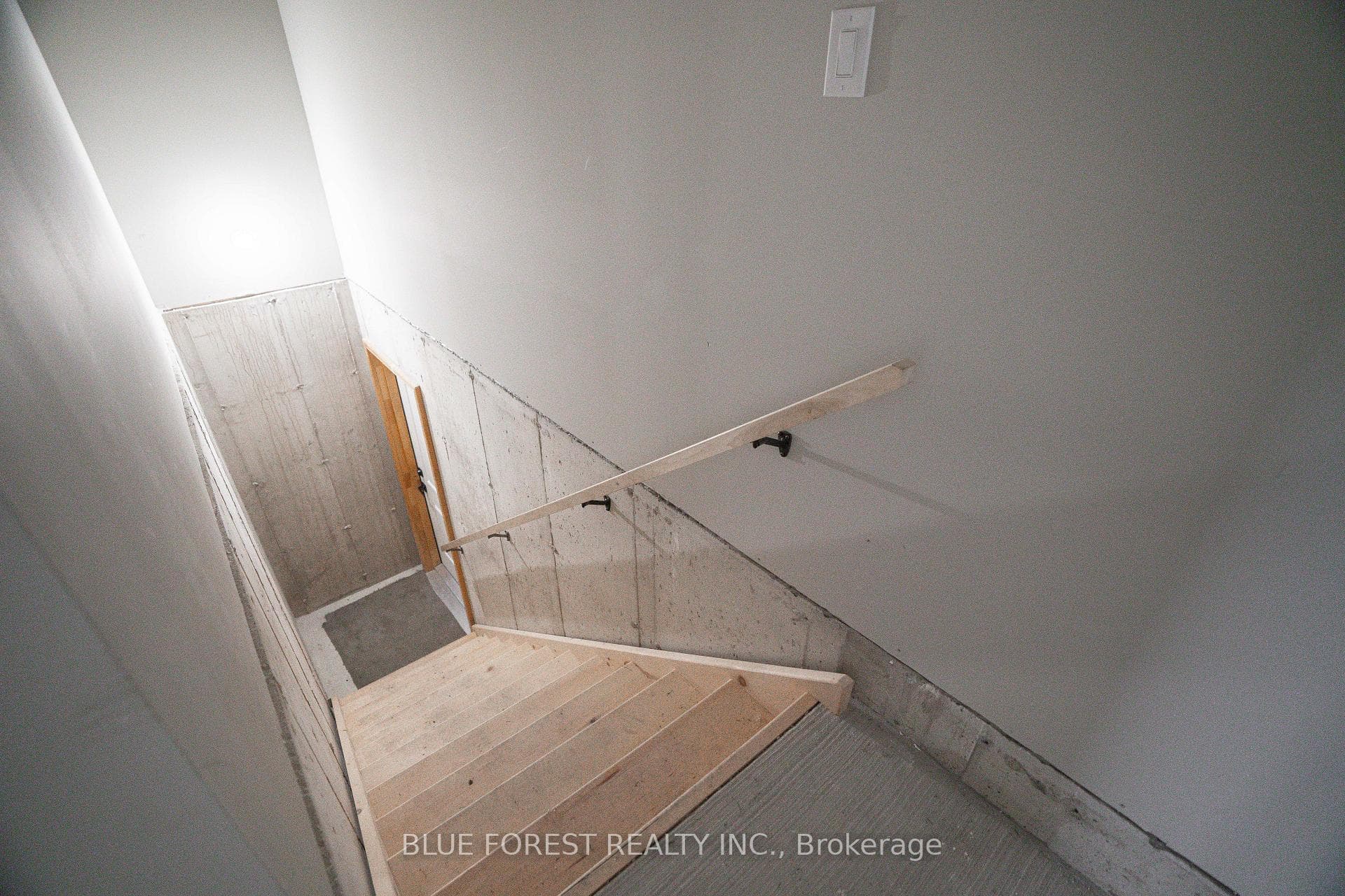 303 Nancy Street photo 43