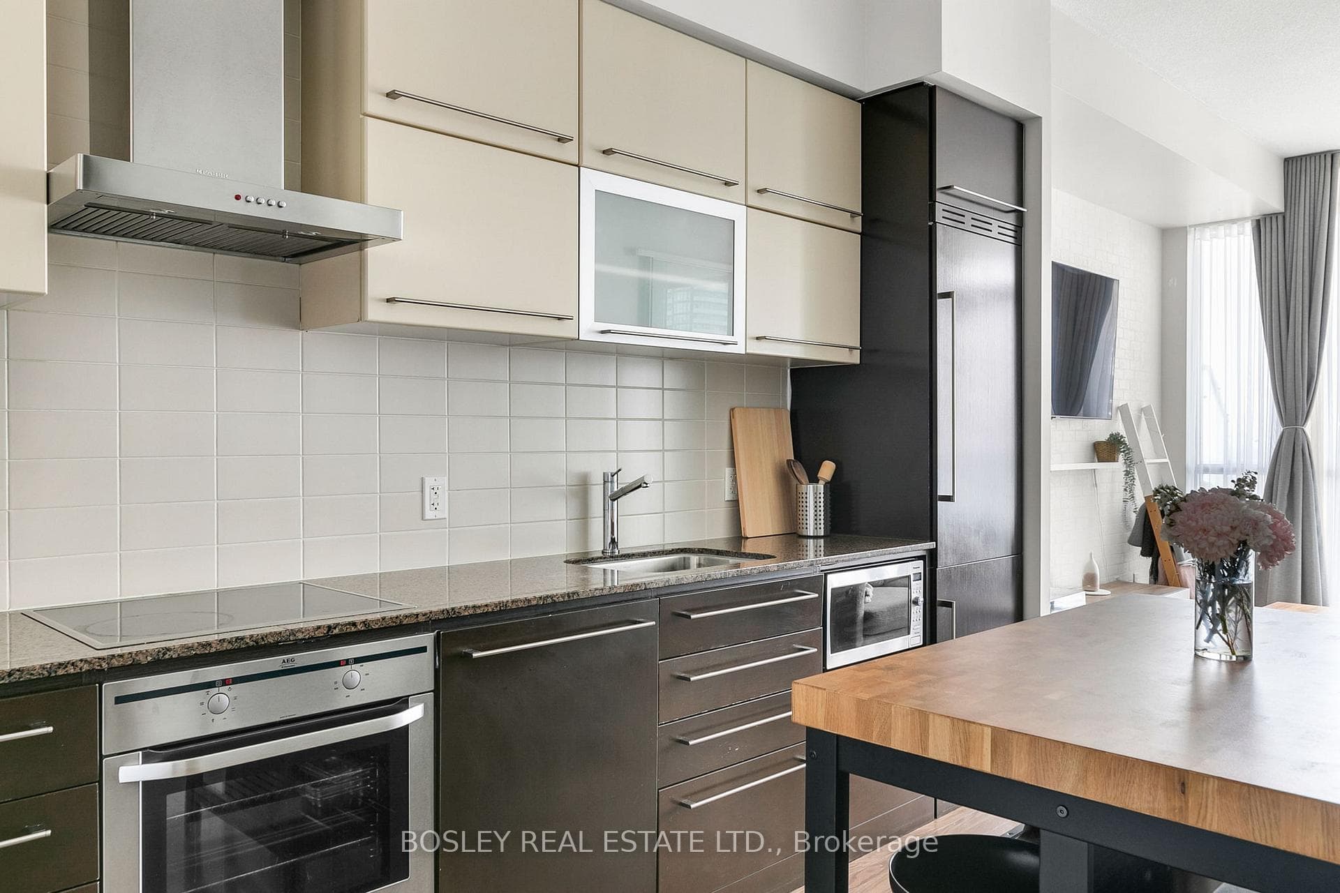 770 Bay Street Unit 2704 photo 15