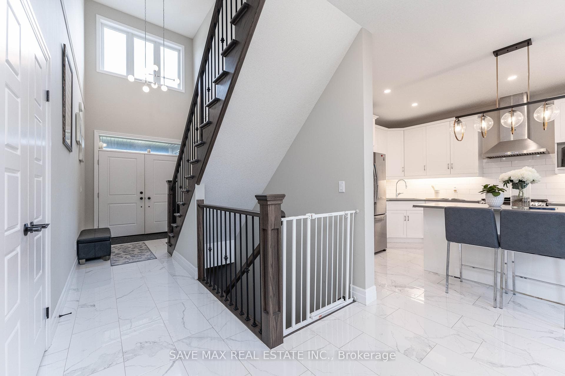 56 BURTON Street photo 18