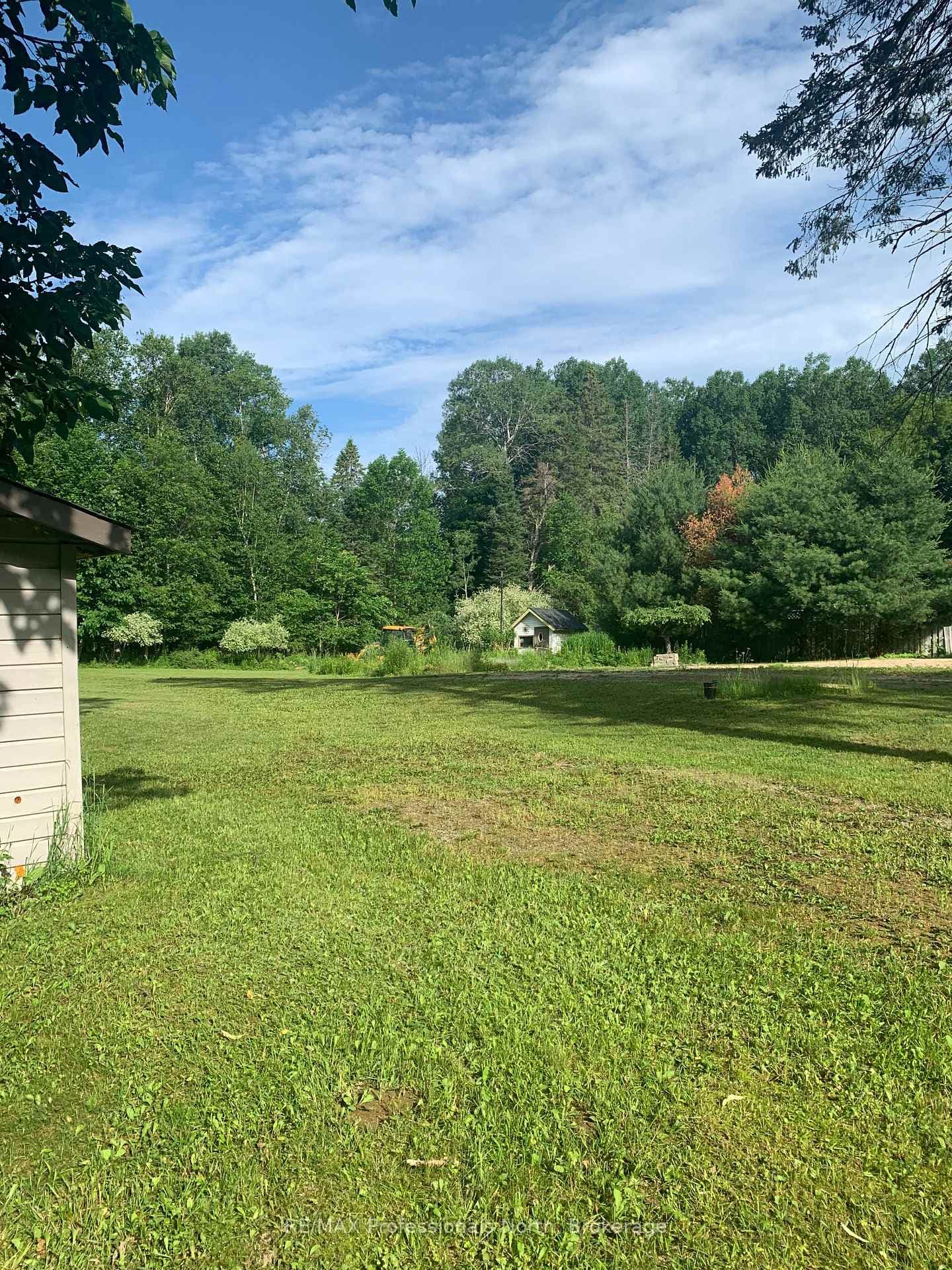 2075 Wigamog Road photo 8