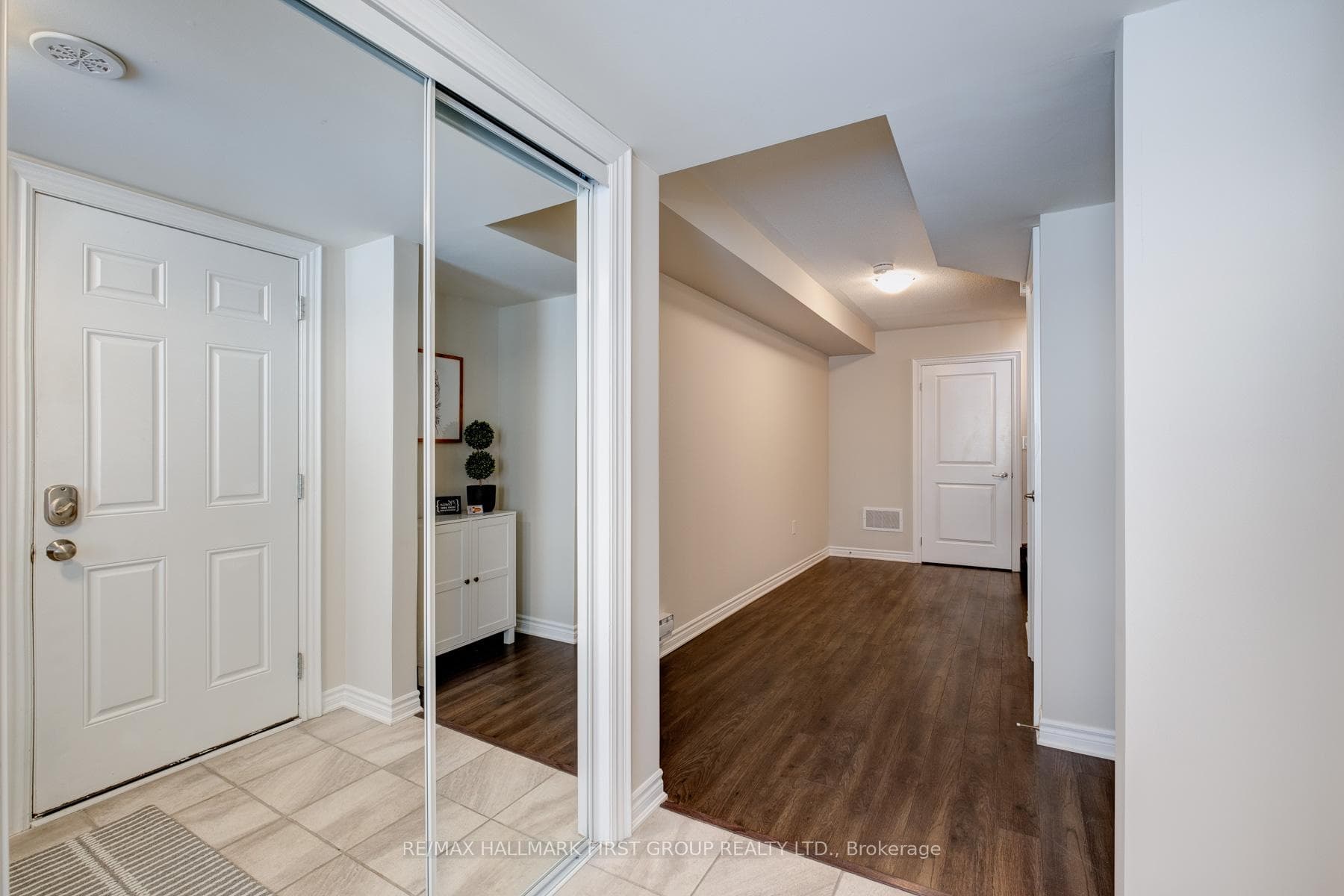 1065 Clipper Lane photo 6