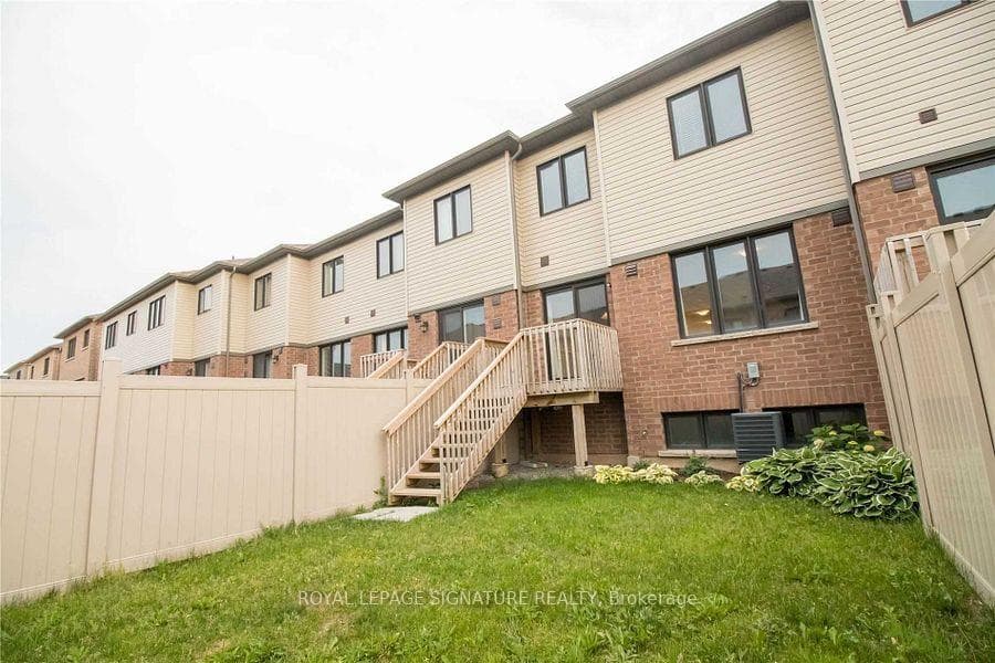 76 Scarletwood Street photo 38