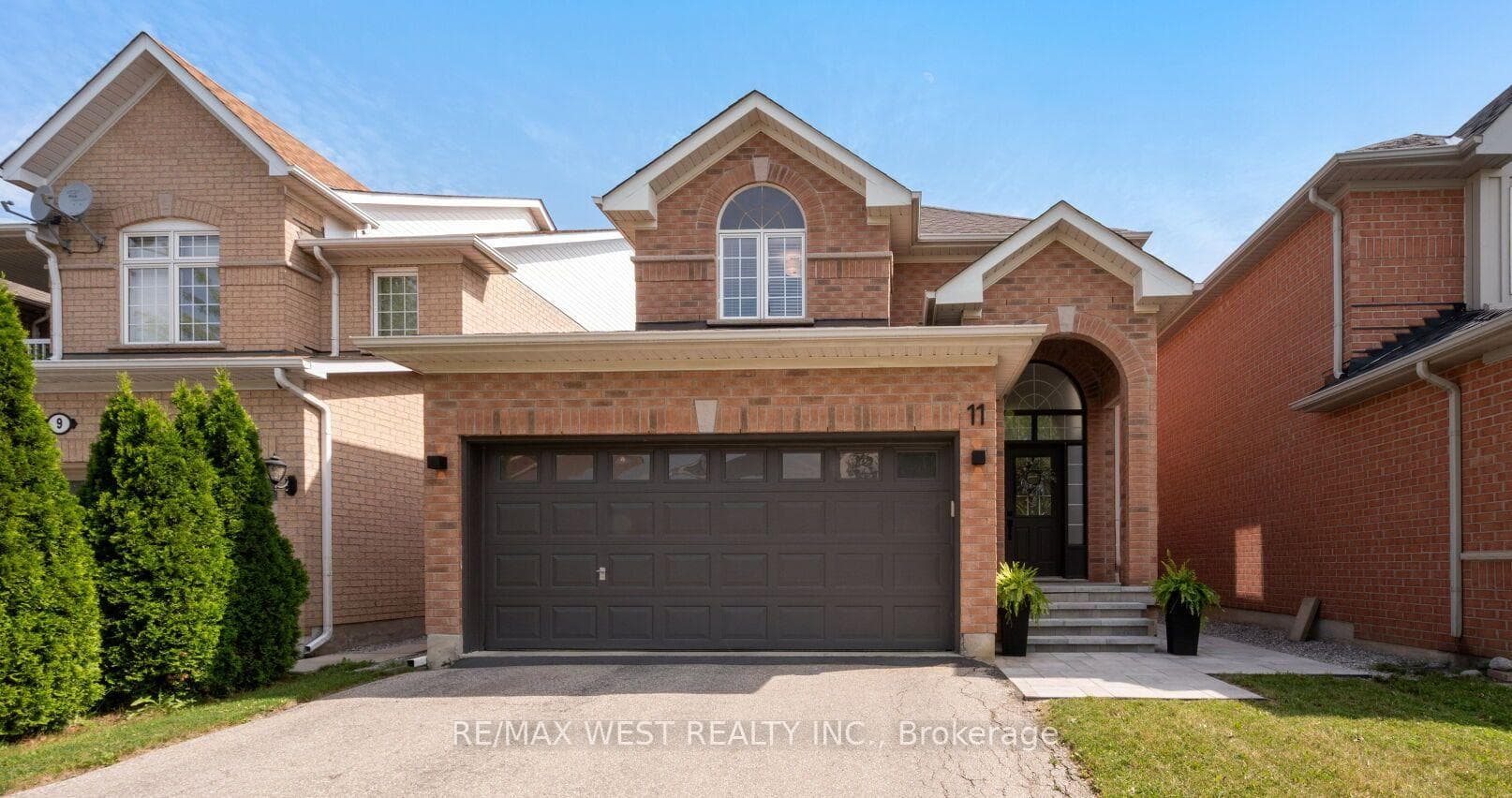 11 Beehive Drive photo 2