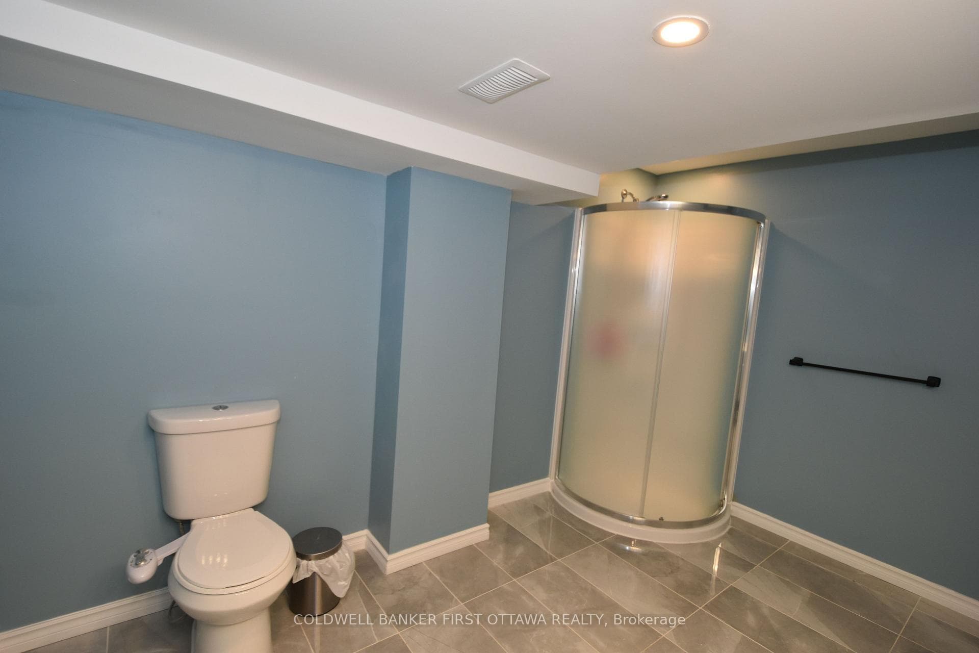 413 Blackleaf Drive photo 17