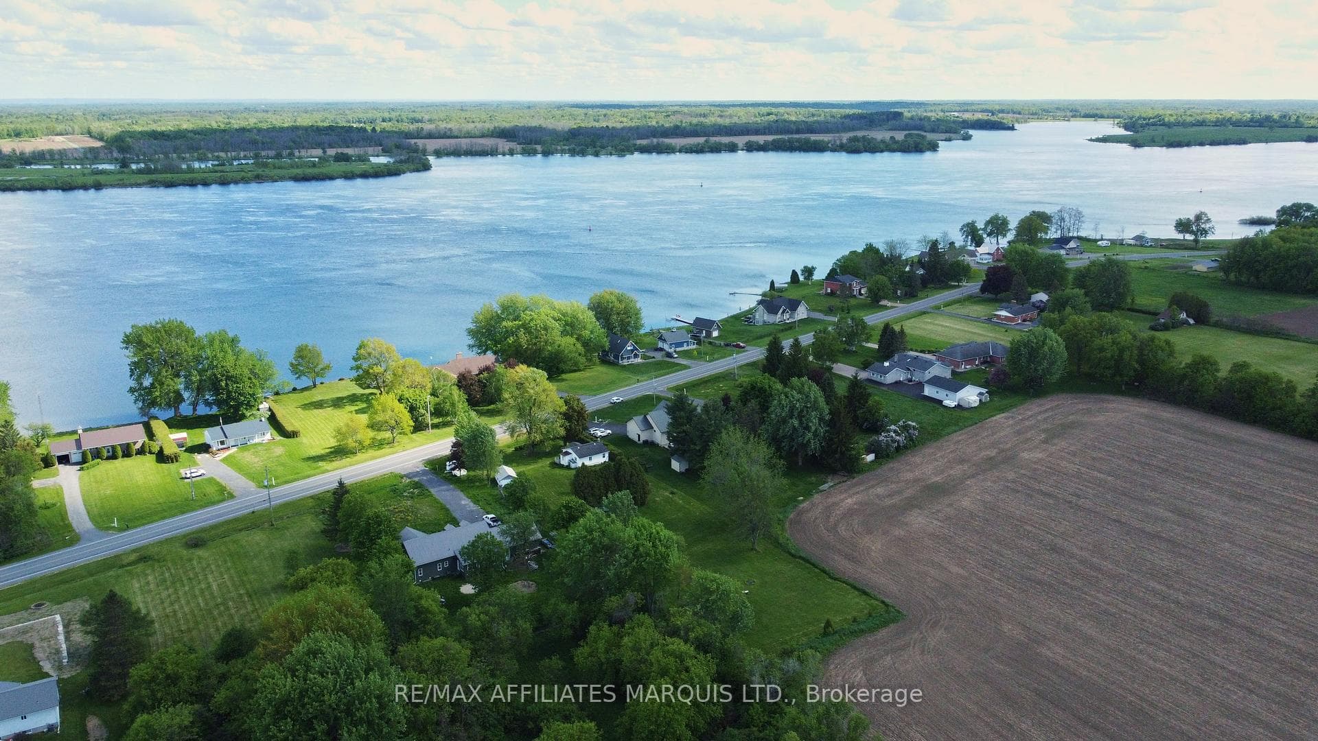 11481 Lakeshore Drive photo 3