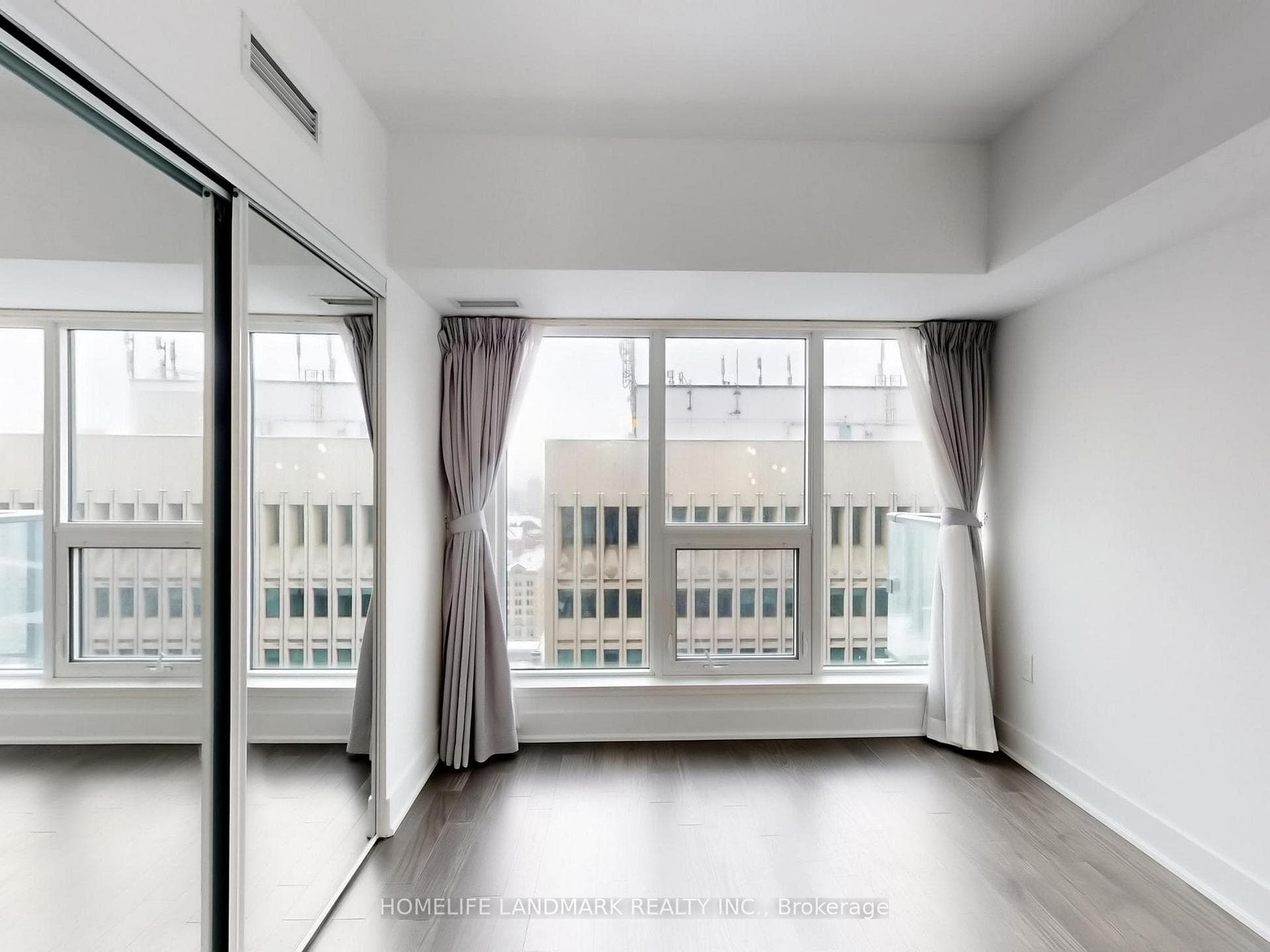 955 Bay Street Unit 2207 photo 10