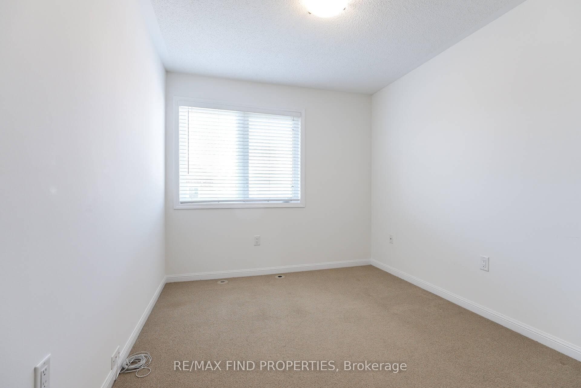 930 Hasselfeldt Heights photo 26