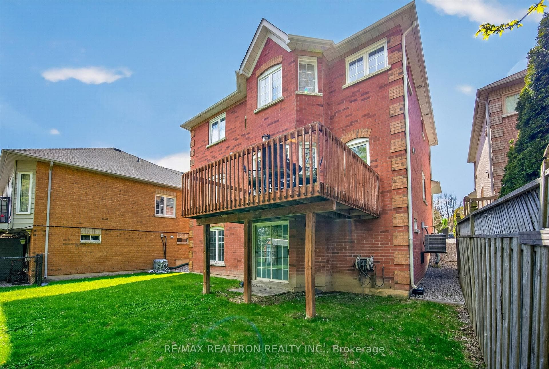 5 Yvonne Place photo 48
