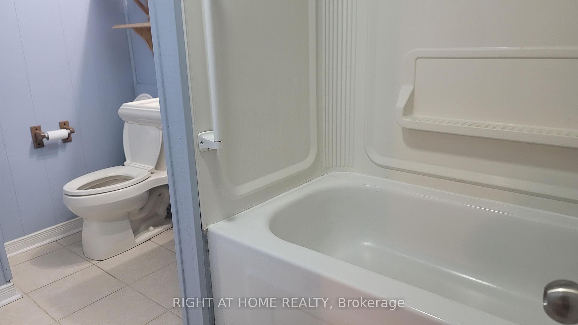 125 Weir Crescent photo 13