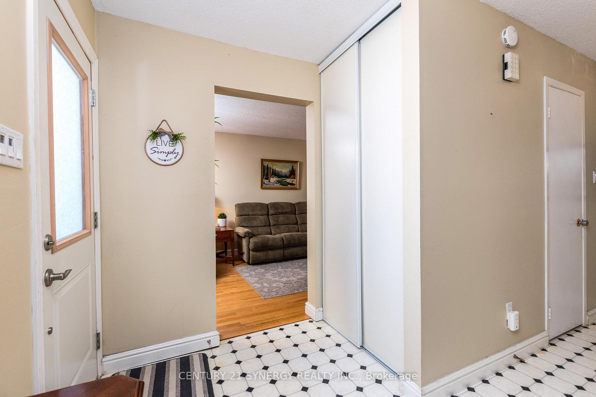 47 Rothesay Drive photo 3
