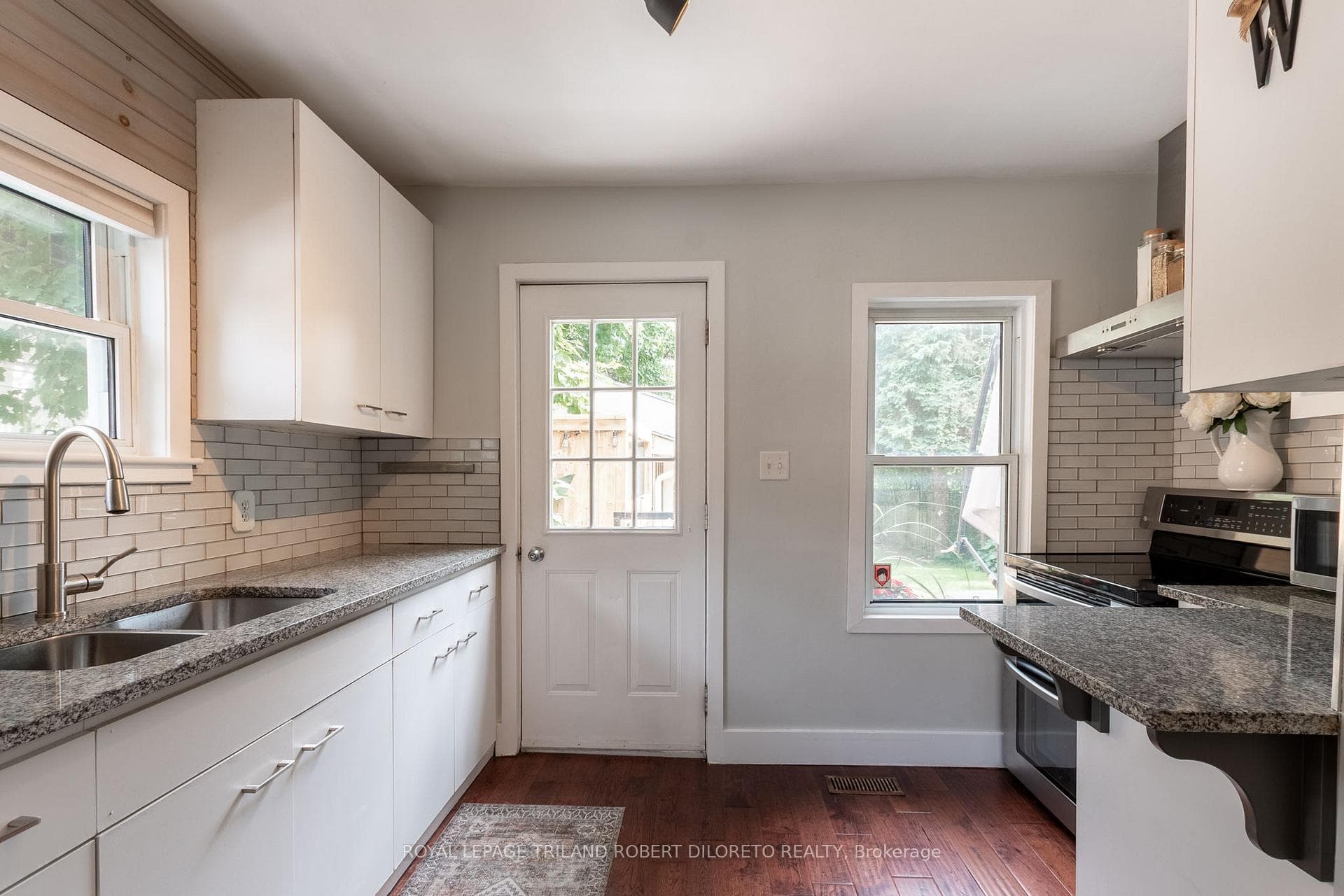 70 Barker Street photo 18