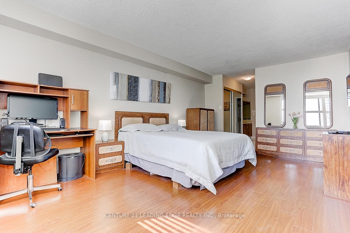 2350 BRIDLETOWNE Circle Unit 1507 photo 16