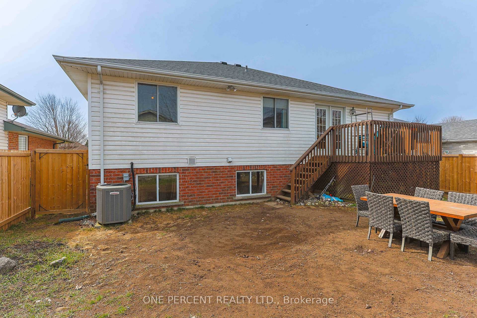 9 Johnson Crescent photo 41