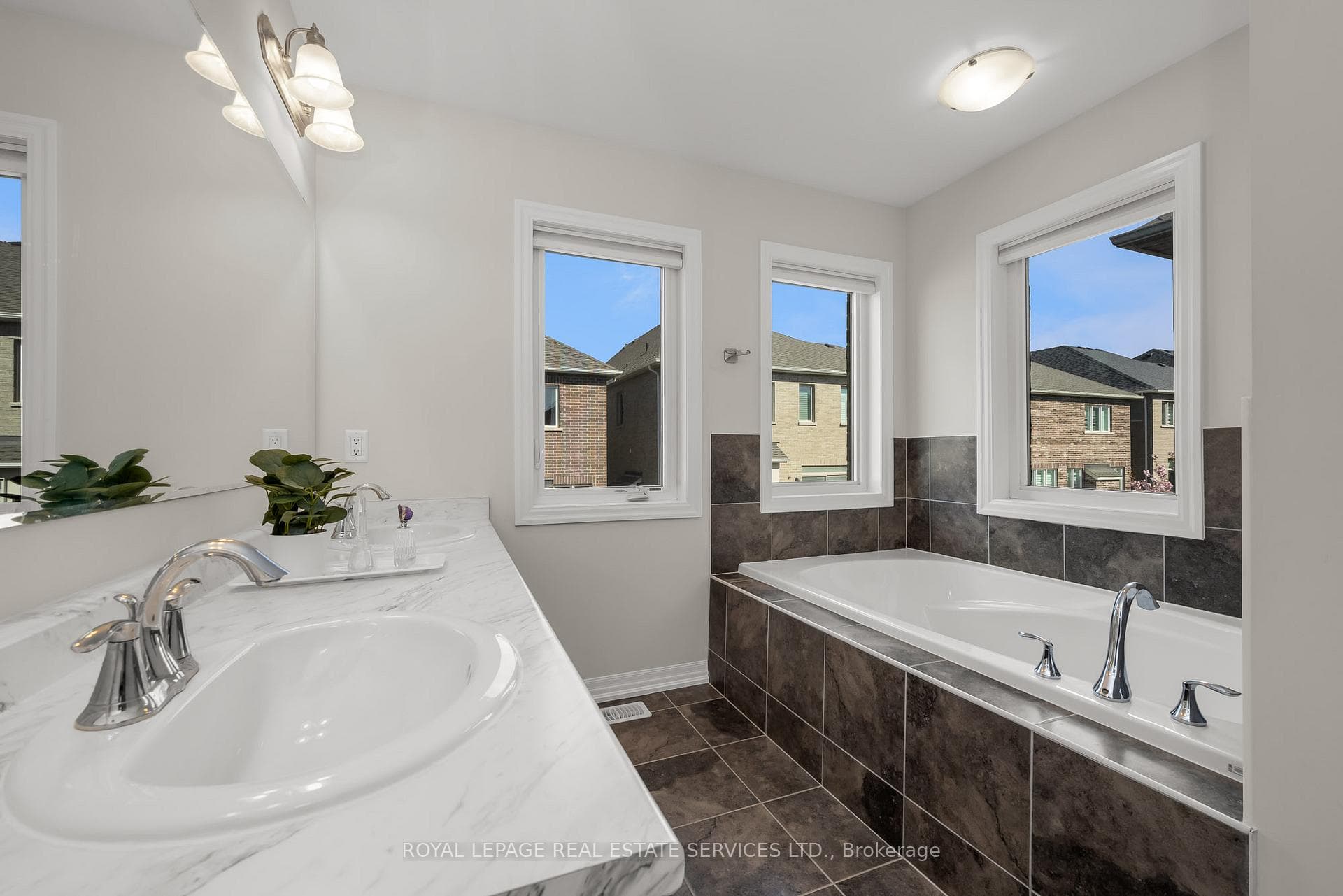 225 Cherryhurst Road photo 32