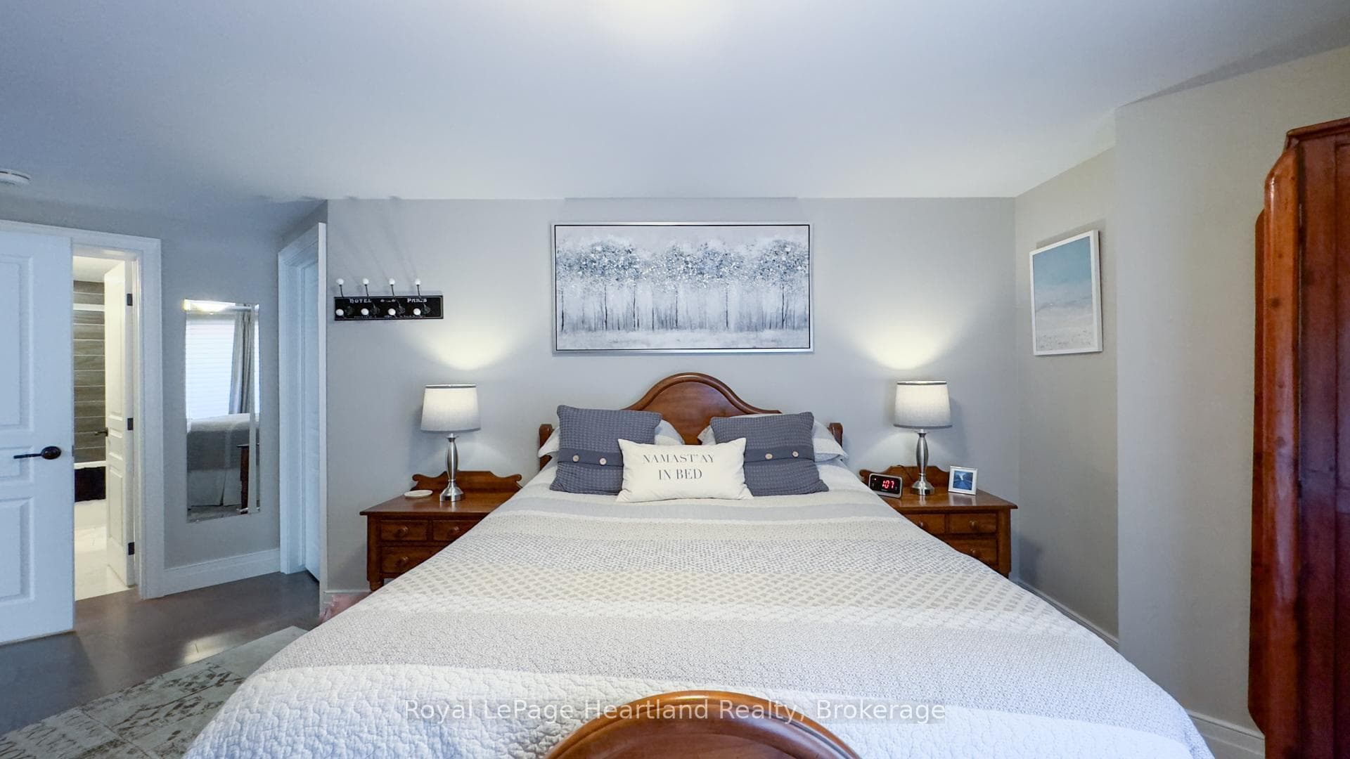 5 COBOURG Street Unit 100 photo 11