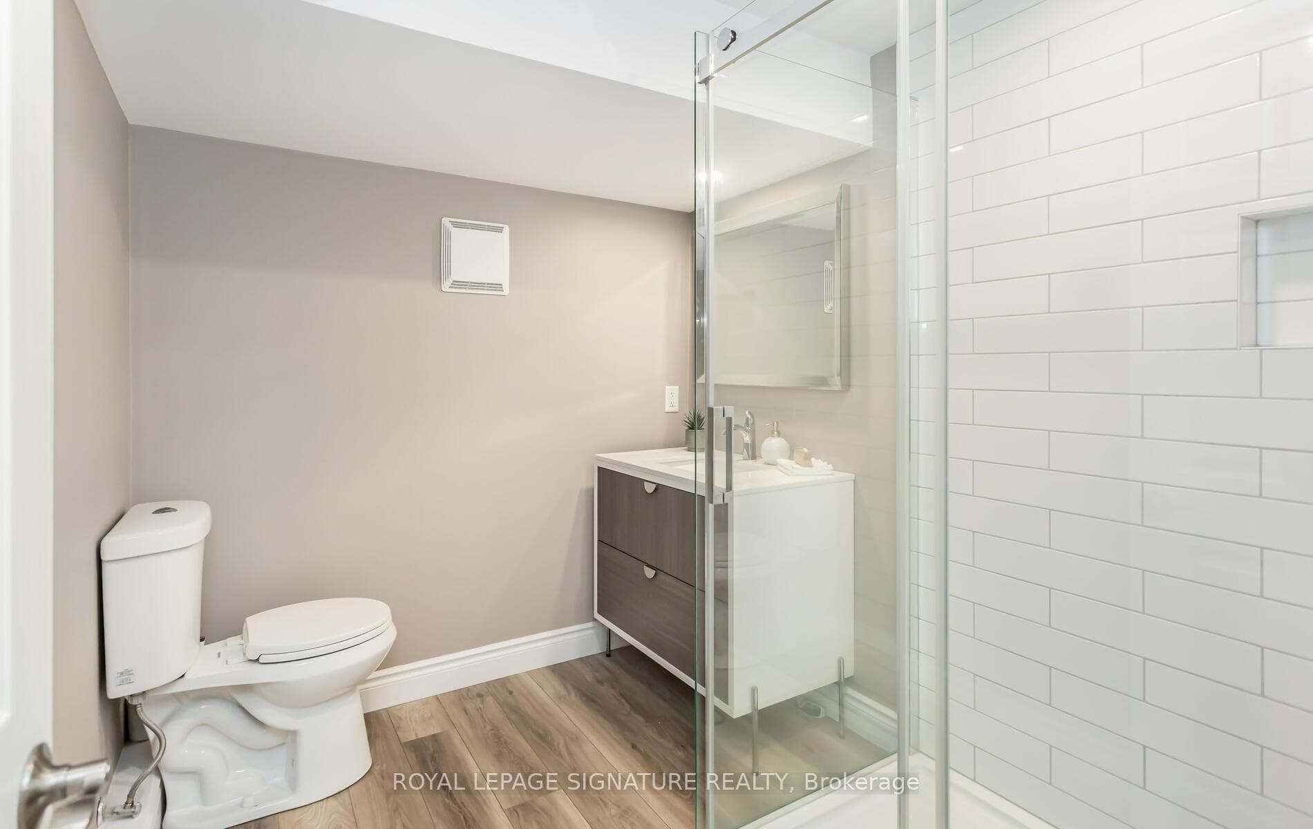 15 Mclellan Drive photo 31