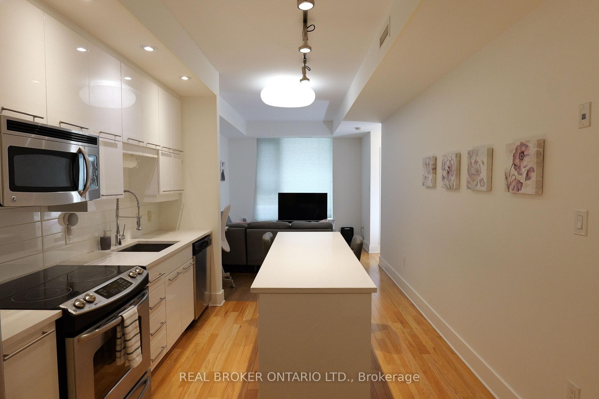 101 Richmond Road Unit 302 photo 4