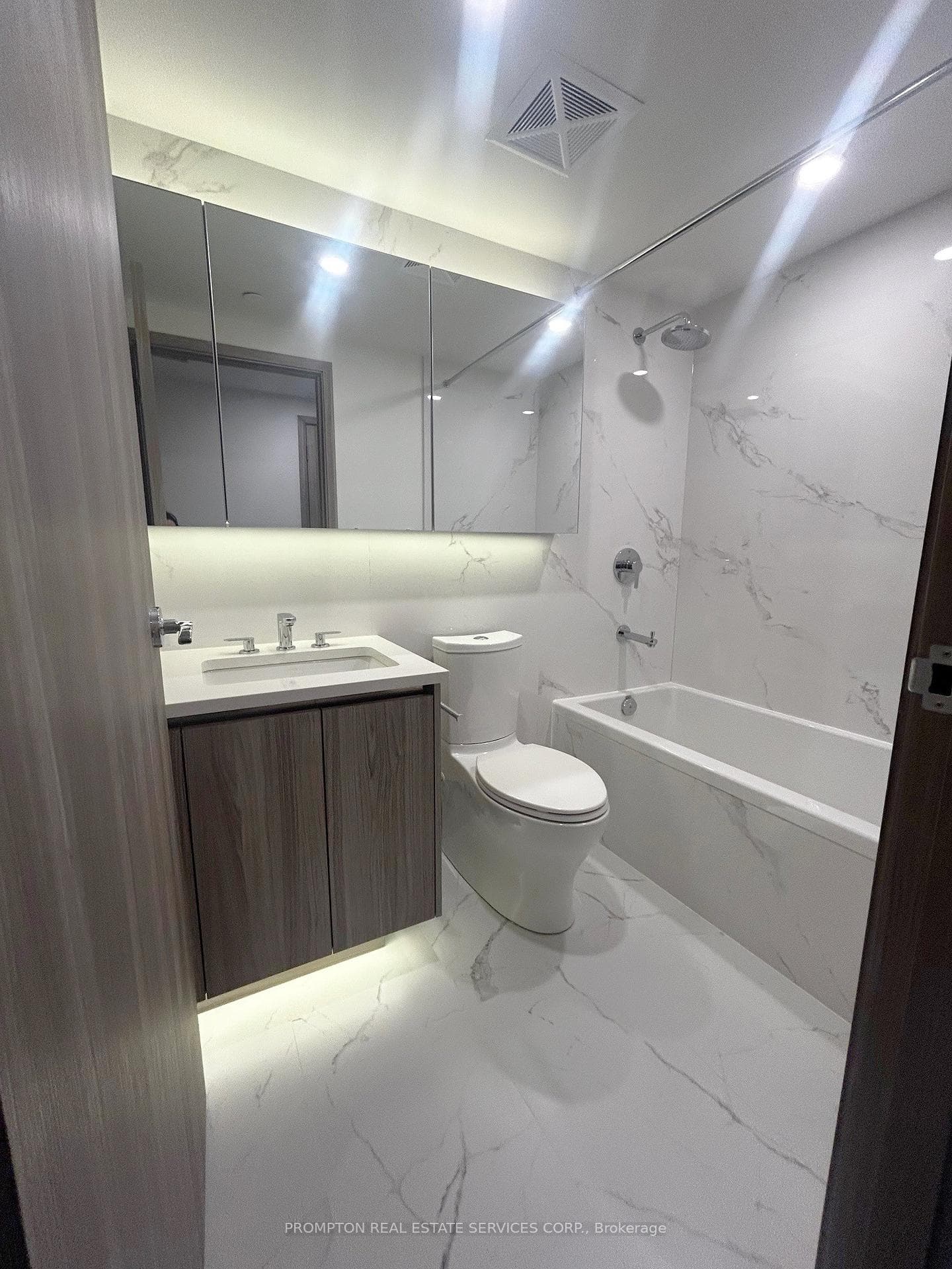3 Concord Cityplace Way Unit 319 photo 8