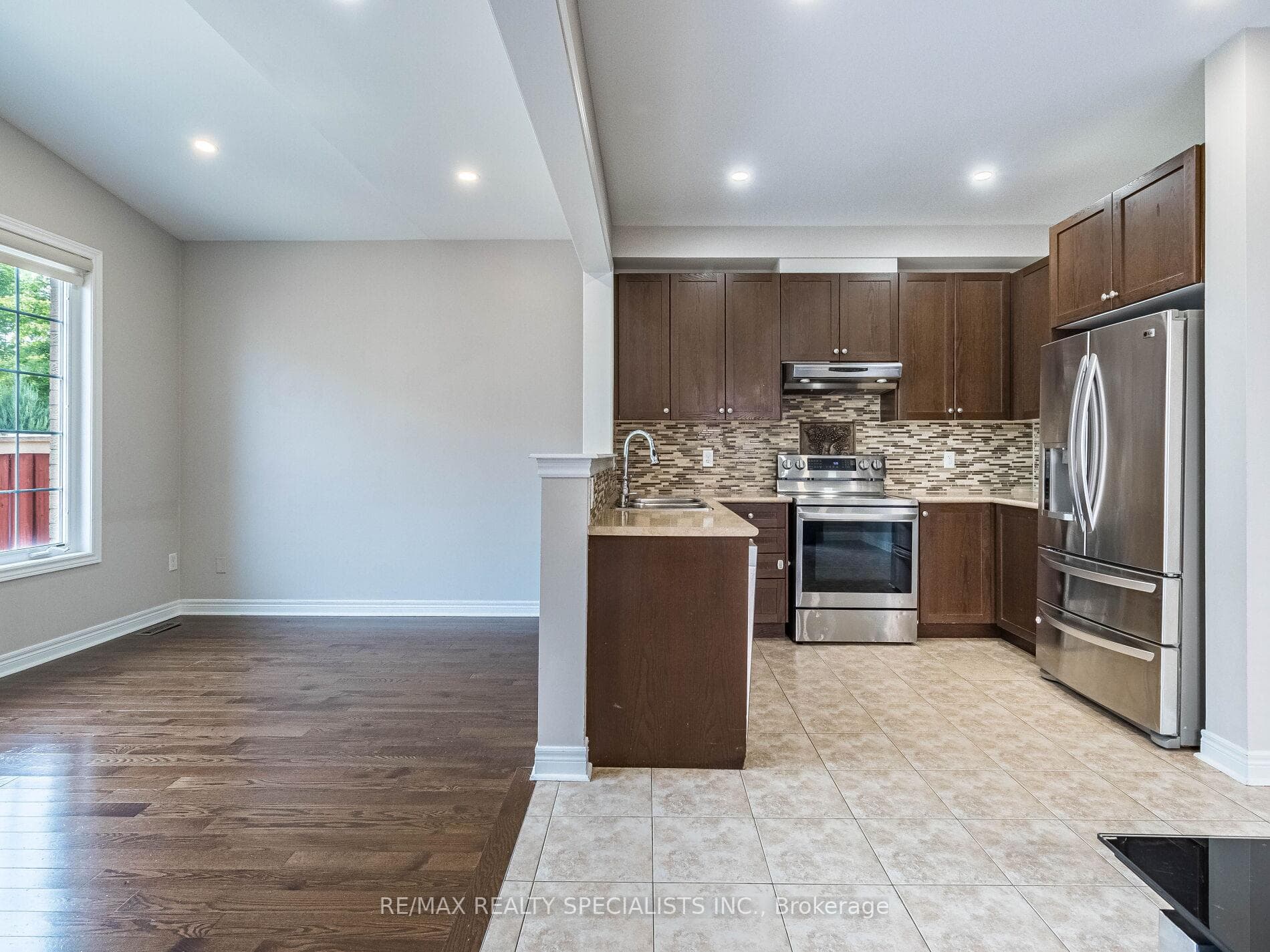182 Hansard Drive photo 15