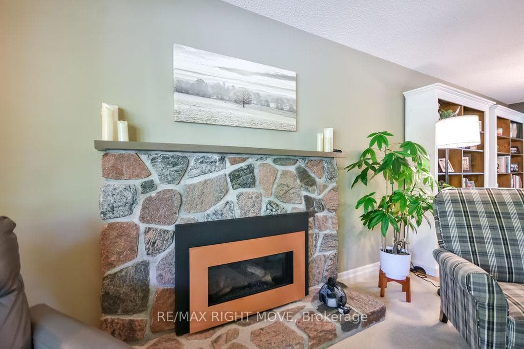 355 FAIRVIEW Drive photo 16