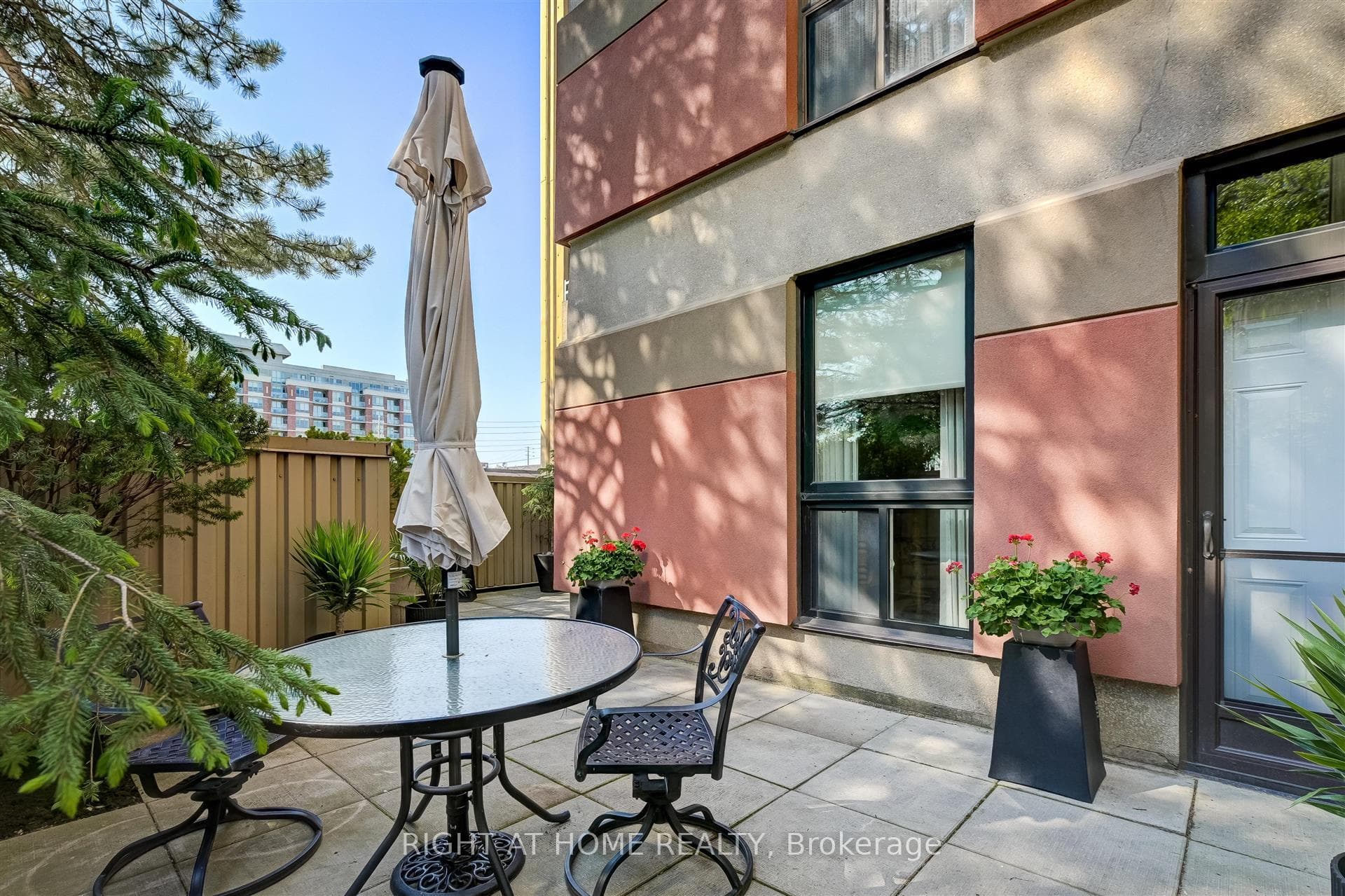 private/enclosed terrace/patio