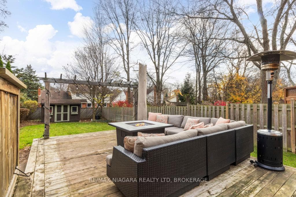 19 Fern Gate photo 34