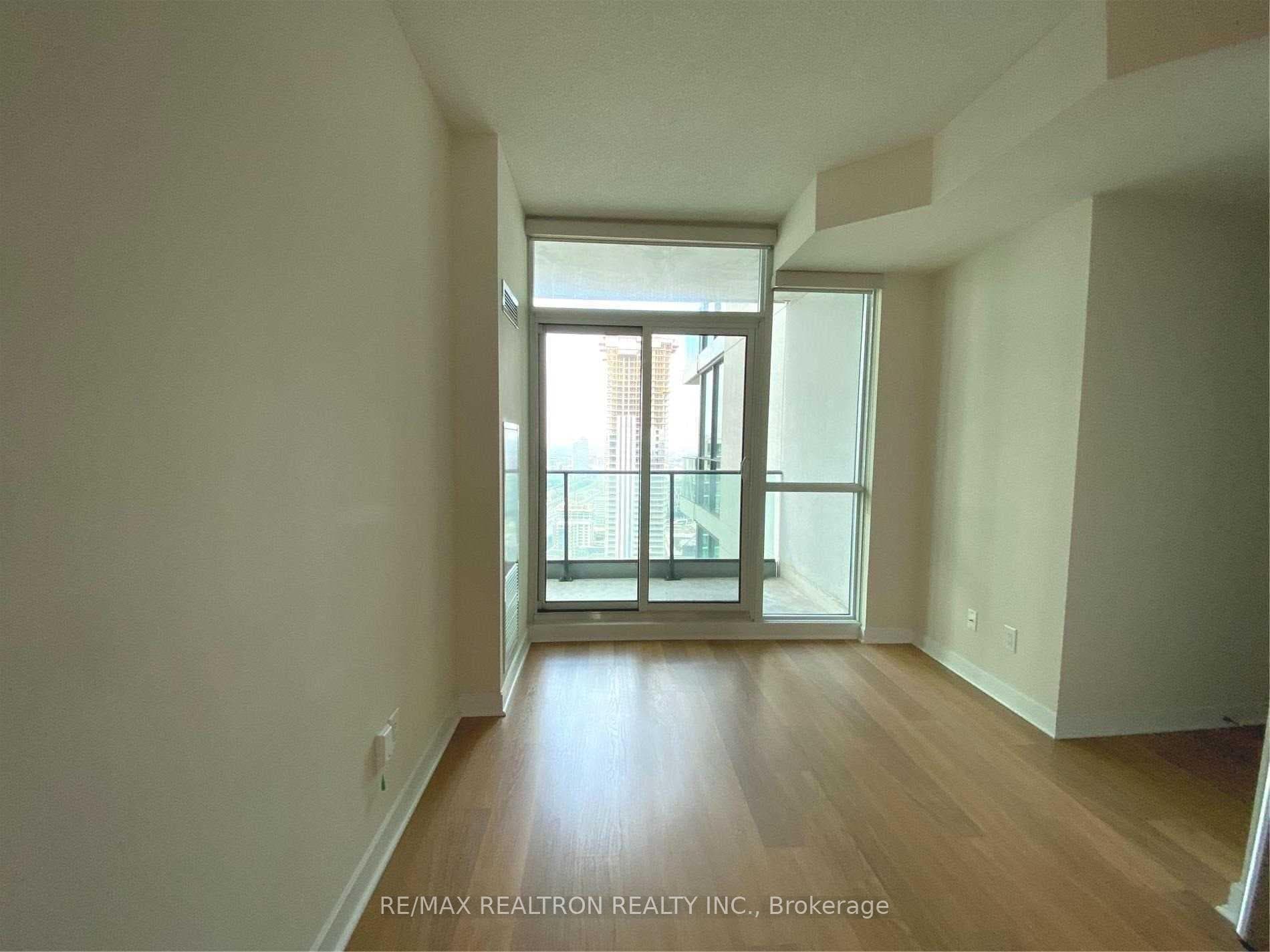 33 Bay Street Unit 2105 photo 12