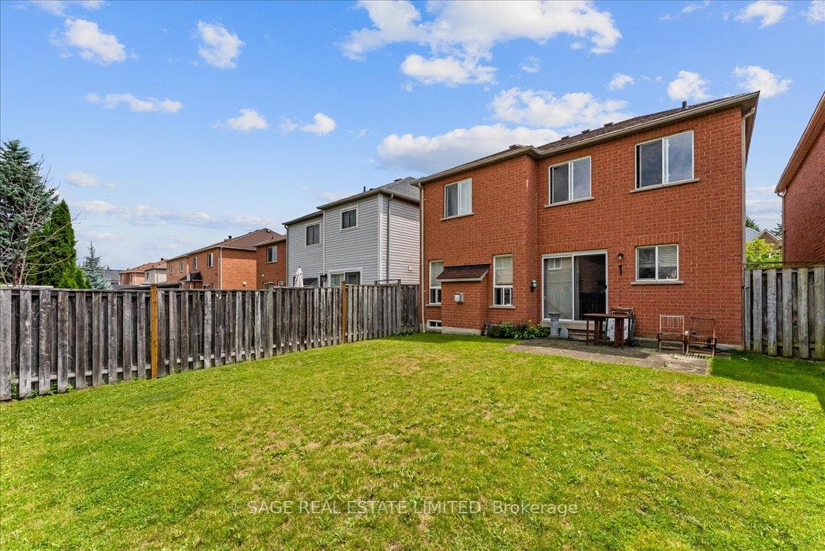 34 Mcsweeney Crescent photo 38