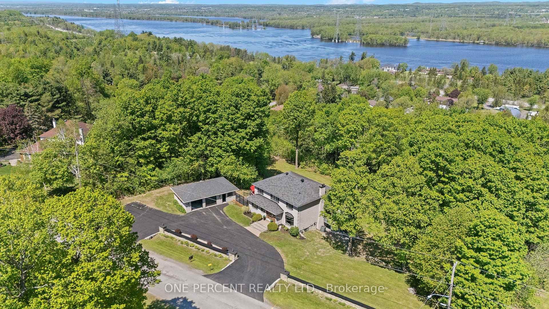 975 Fieldown Street photo 47