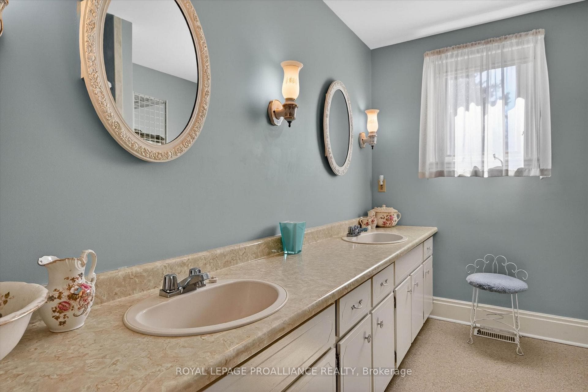 1285 Brealey Drive photo 28