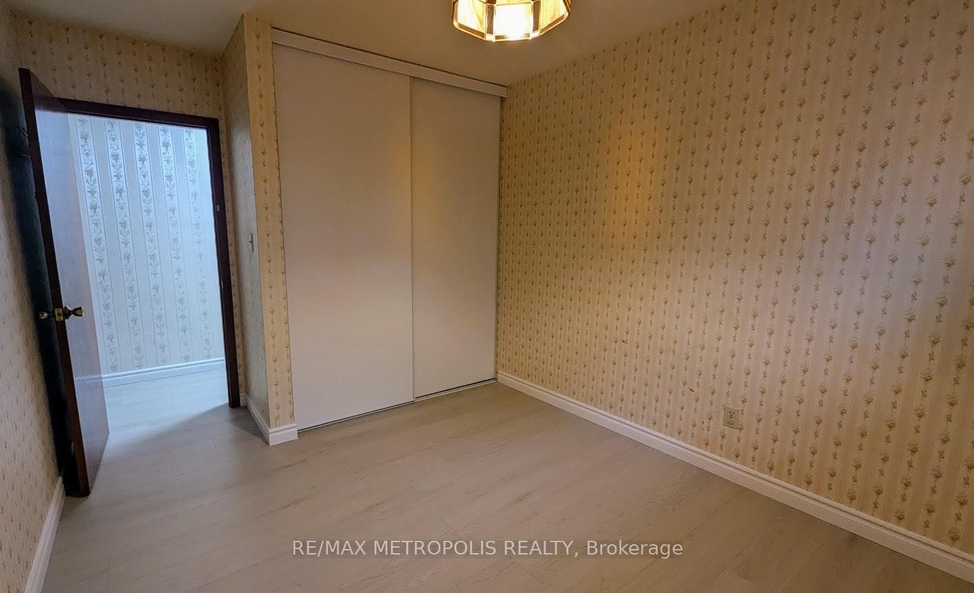 83 Longwood Drive photo 36