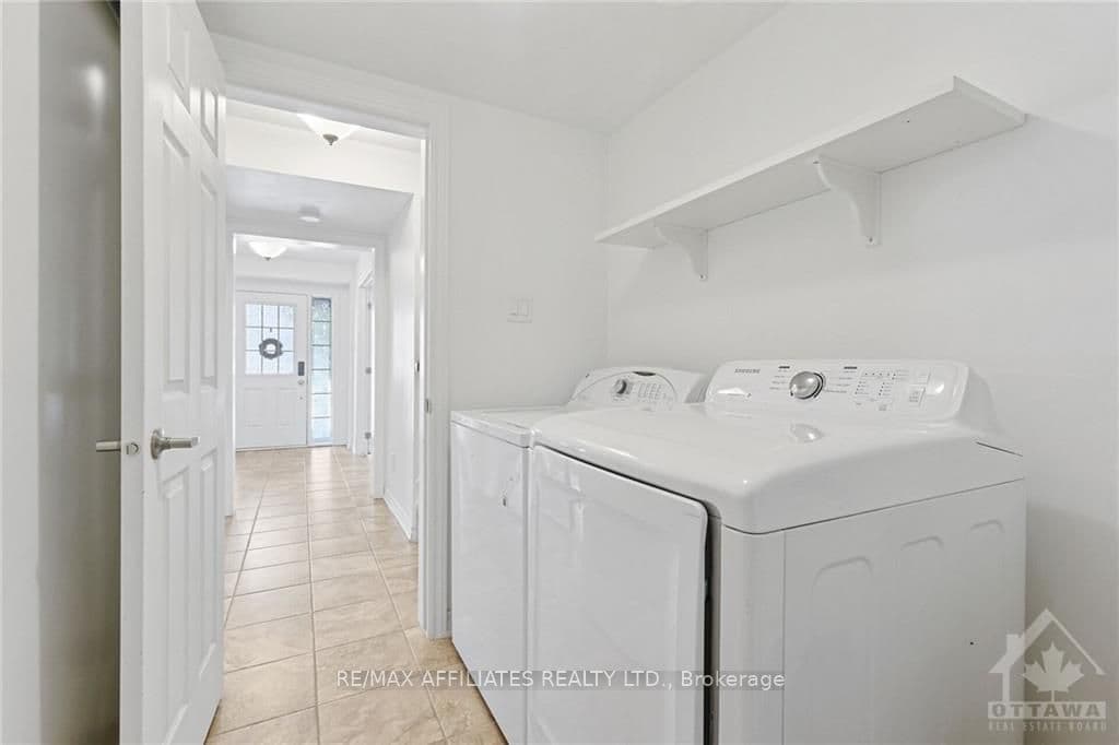 712 MALOJA Way photo 9