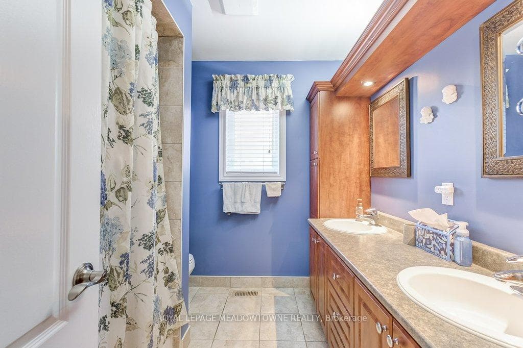 43 Samuel Crescent photo 28