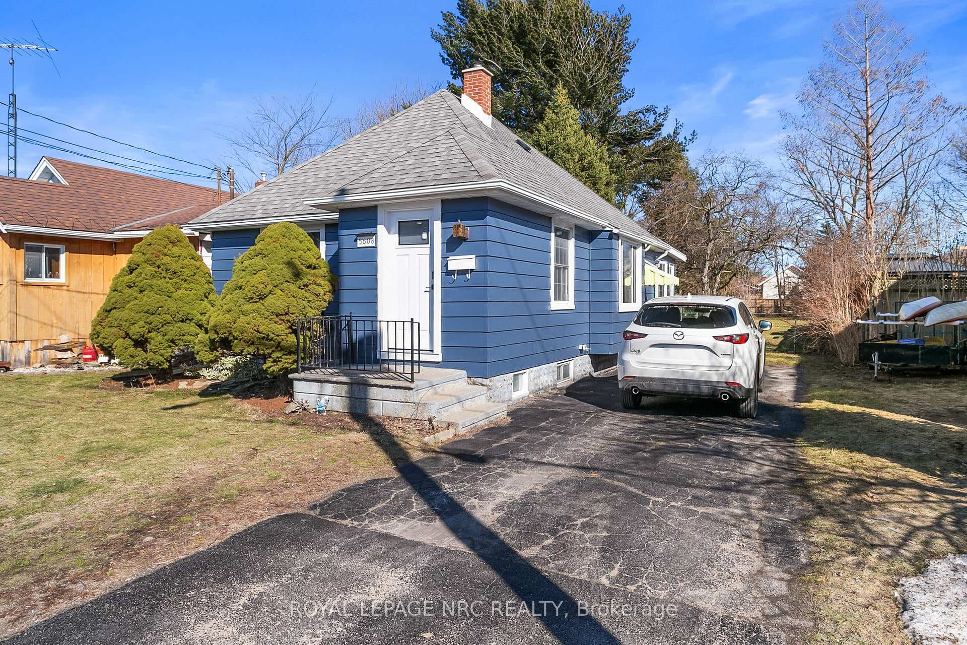 5608 Byng Avenue photo 3