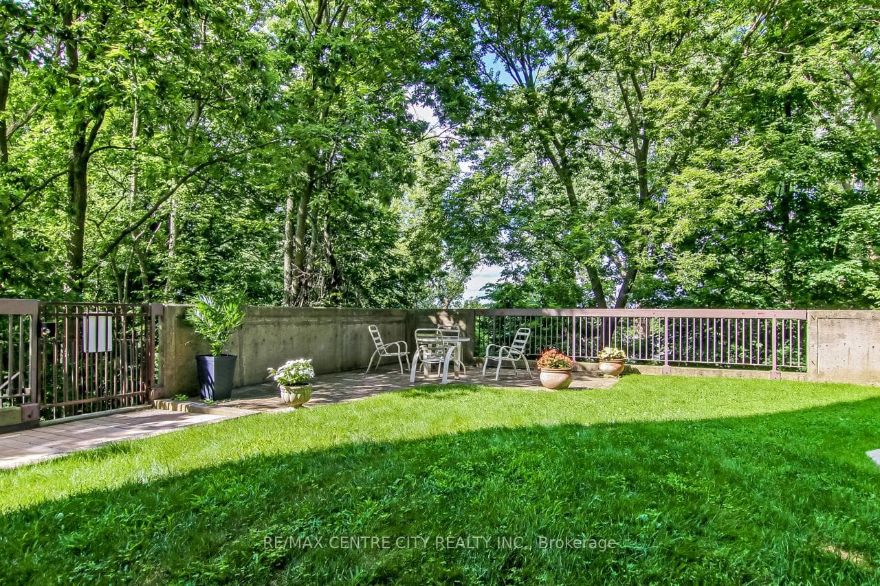 549 Ridout Street Unit 903 photo 27