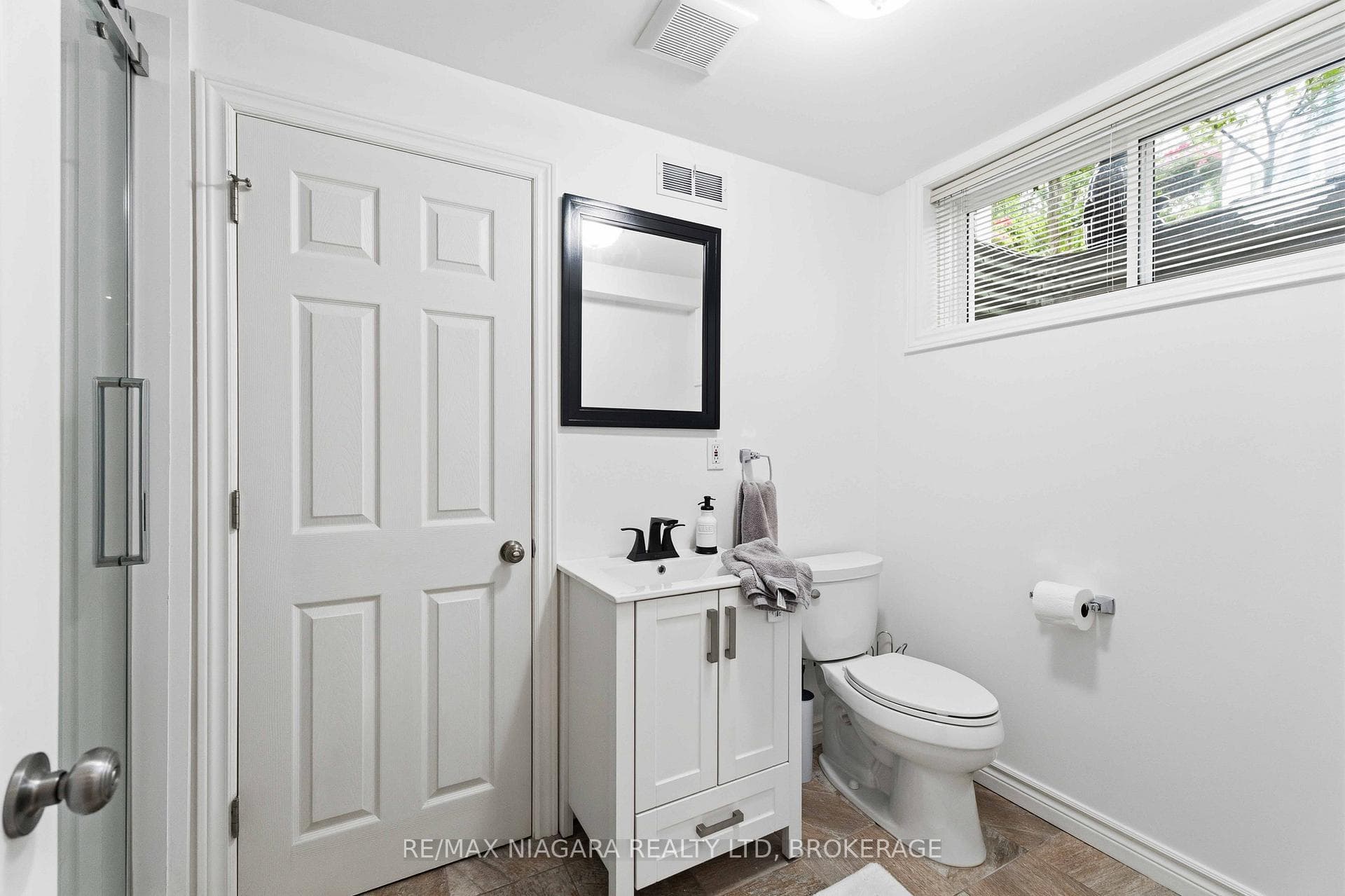 5 Graham Avenue photo 30