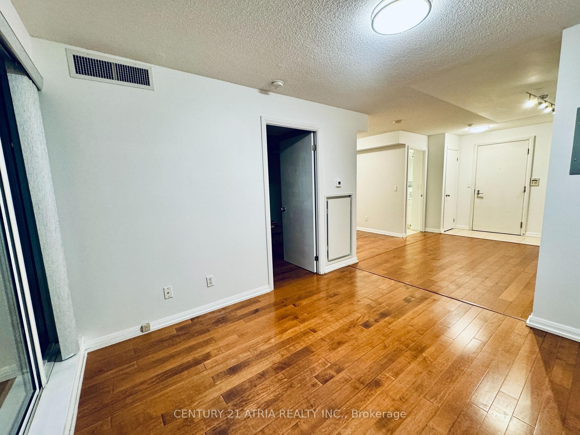 111 Elizabeth Street Unit 208 photo 18