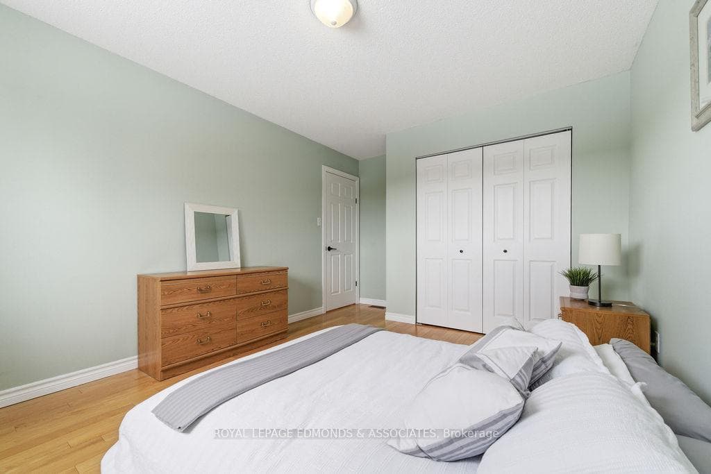 63 Meadowview Drive photo 34