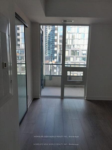 108 Peter Street Unit 1213 photo 6