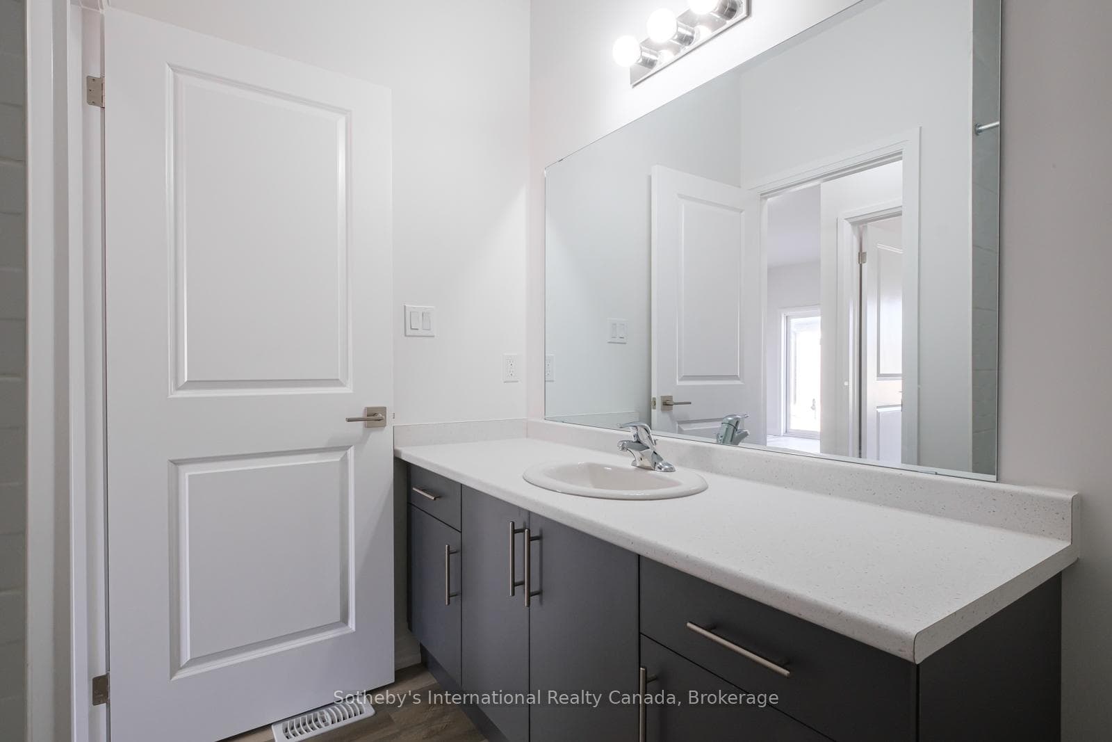 550 GREY Street Unit 7 photo 18